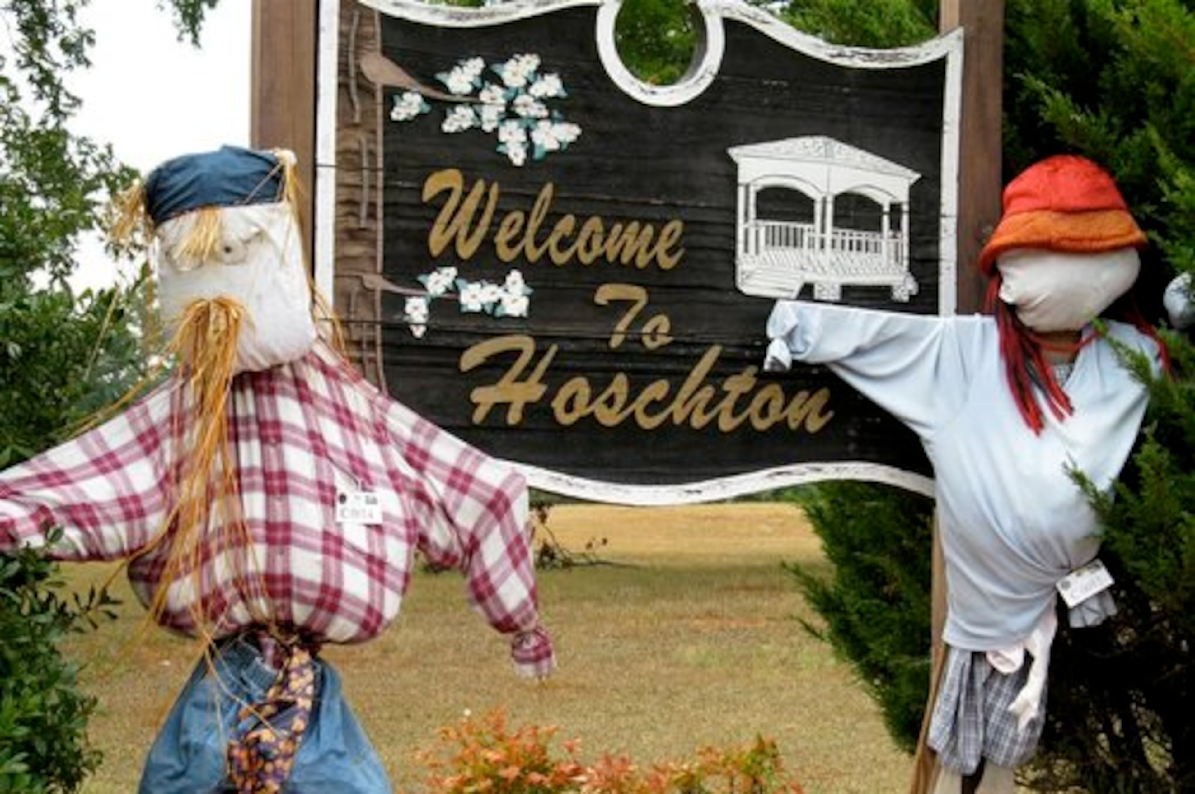 Hoschton goes for scarecrow record