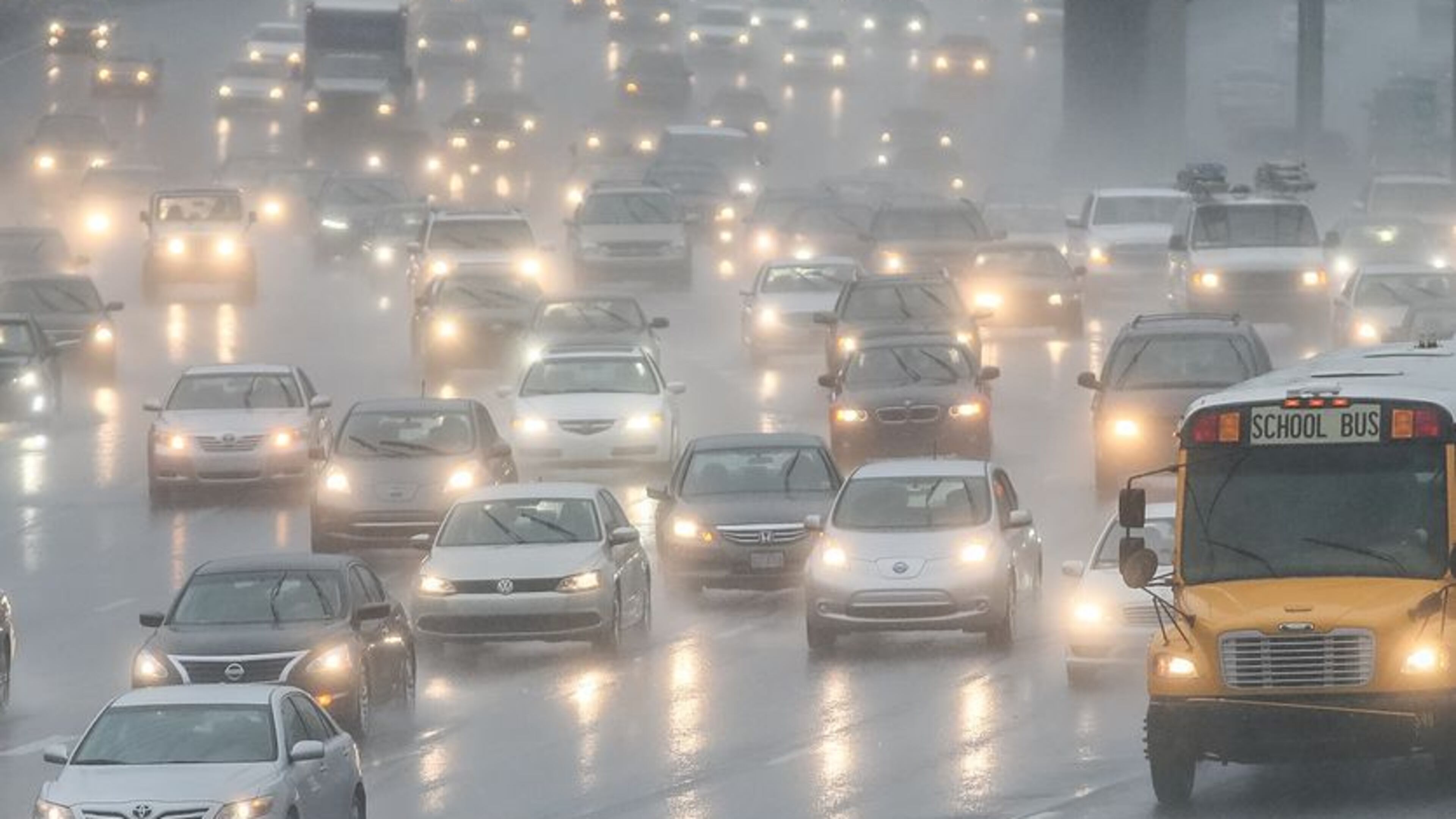 Motorists dealt with a soggy morning commute Mon., Nov. 2, 2015. JOHN SPINK / JSPINK@AJC.COM