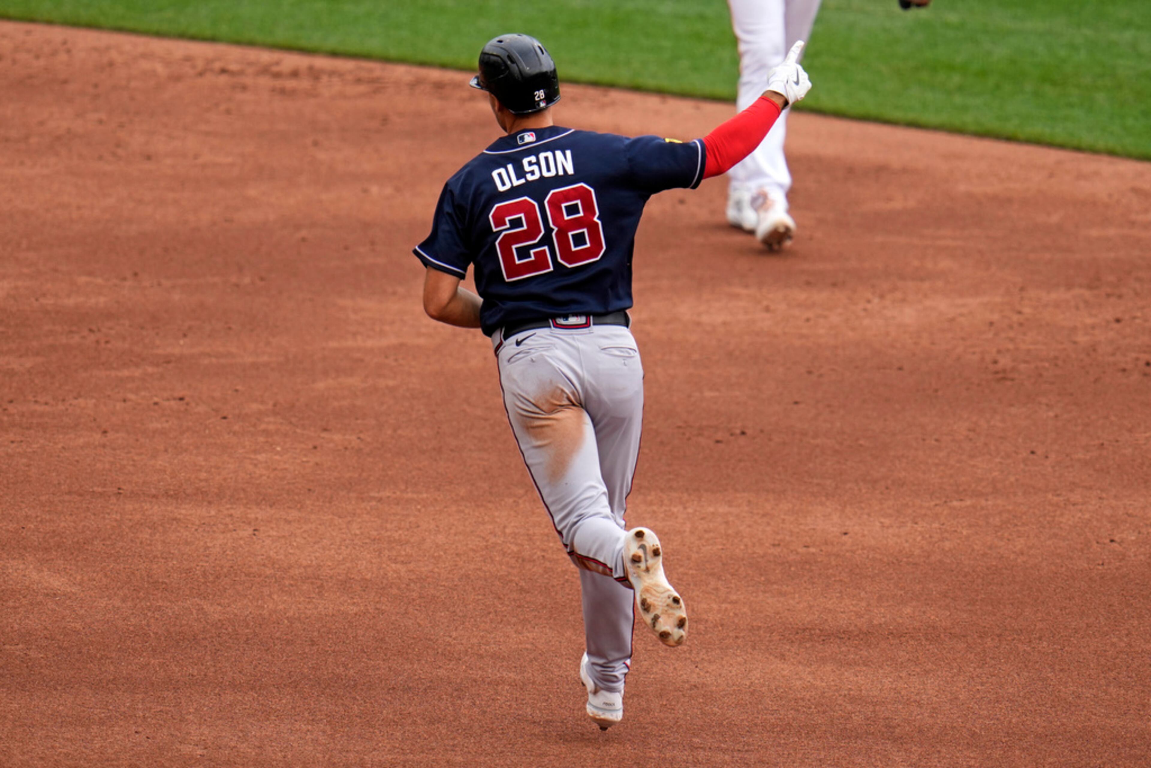 Atlanta Braves' Matt Olson (28) rounds the bases after hitting a solo home run off Pittsburgh Pirates starting pitcher Bailey Falter during the third inning of a baseball game in Pittsburgh, Thursday, Aug. 10, 2023. (AP Photo/Gene J. Puskar)