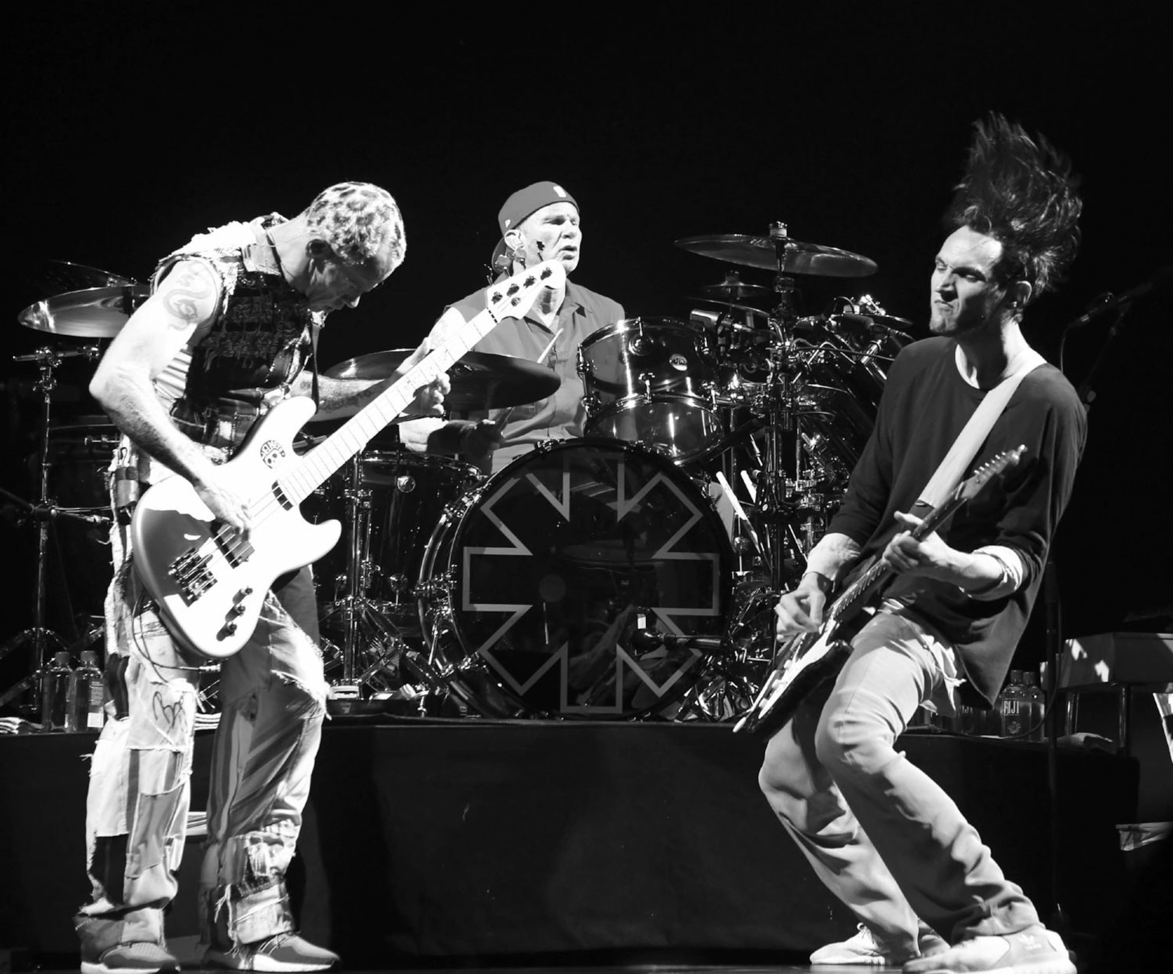 #17 of #25. PLEASE KEEP IN SEQUENTIAL ORDER FOR THE CONTINUITY OF THE GALLERY.
The Red Hot Chili Peppers brought their Getaway Tour to sold out Philips Arena on Friday, April 14, 2017. Jack Irons opened the show.
Robb Cohen Photography & Video /RobbsPhotos.com