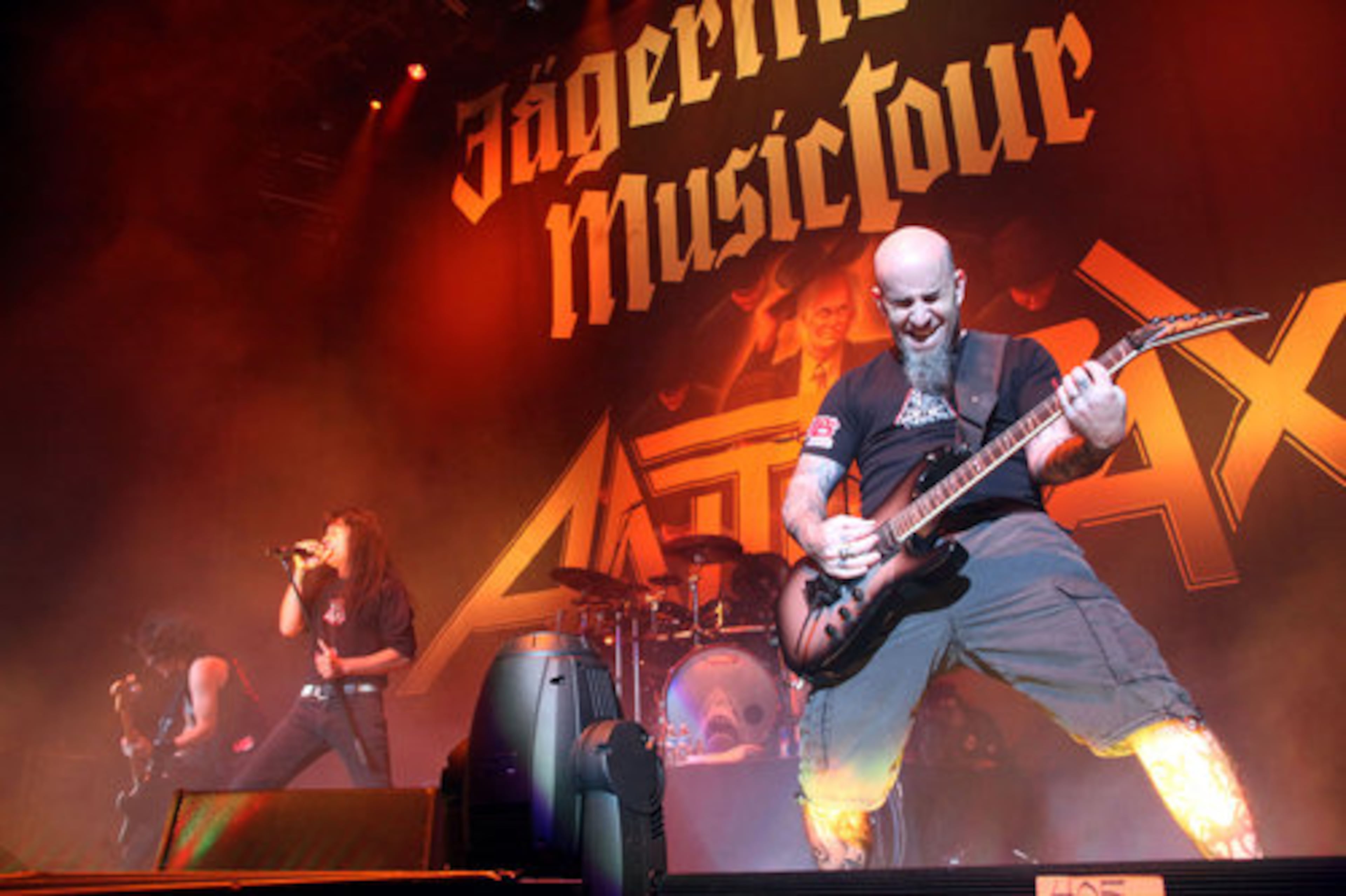 Anthrax plays "Antisocial."