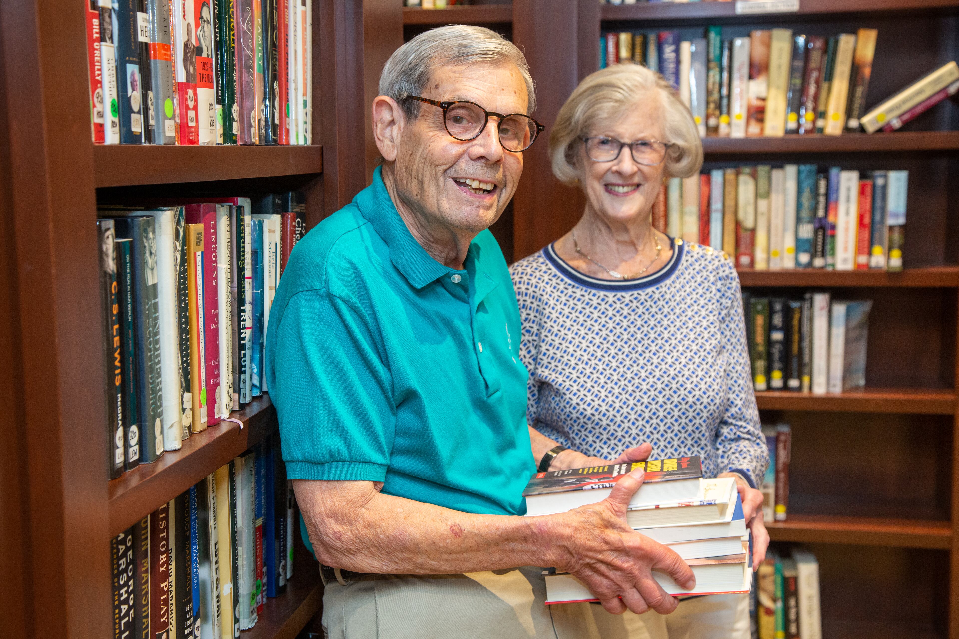 Portrait of Bernie Goldstein & Babette Rothschild of the Lenbrook Library Committee that have donated books to support Georgia prisons. PHIL SKINNER FOR THE ATLANTA JOURNAL-CONSTITUTION.