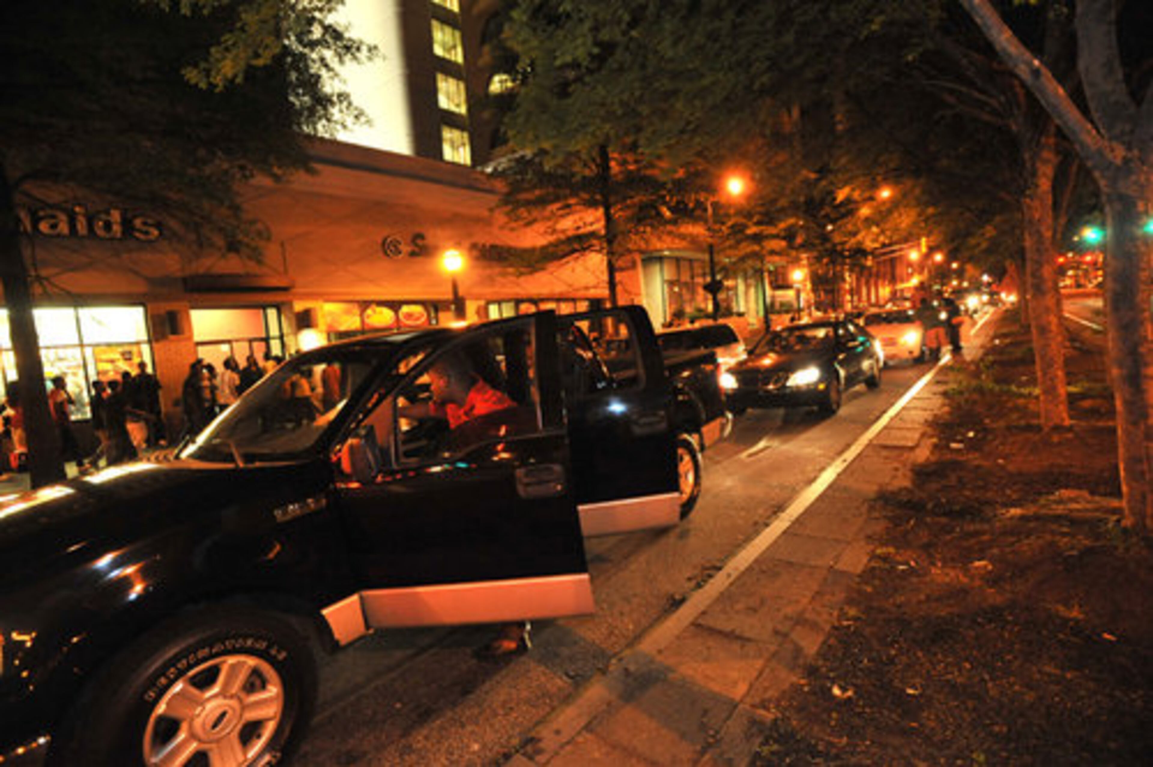 Marietta Street near the Underground Atlanta is full with Freaknik attendants.