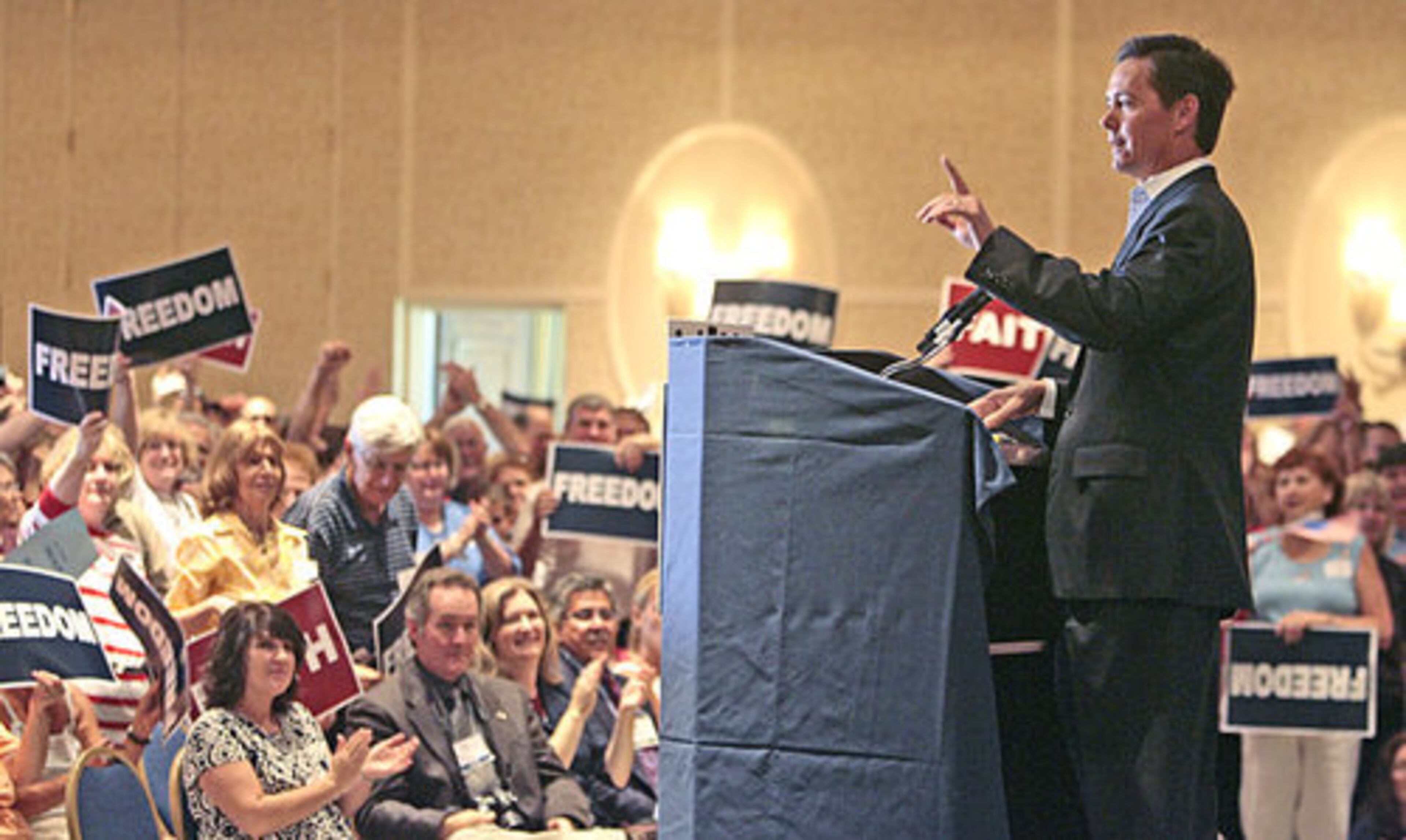 Ralph Reed received a warm welcome and pitched his "Faith and Freedom Coalition".