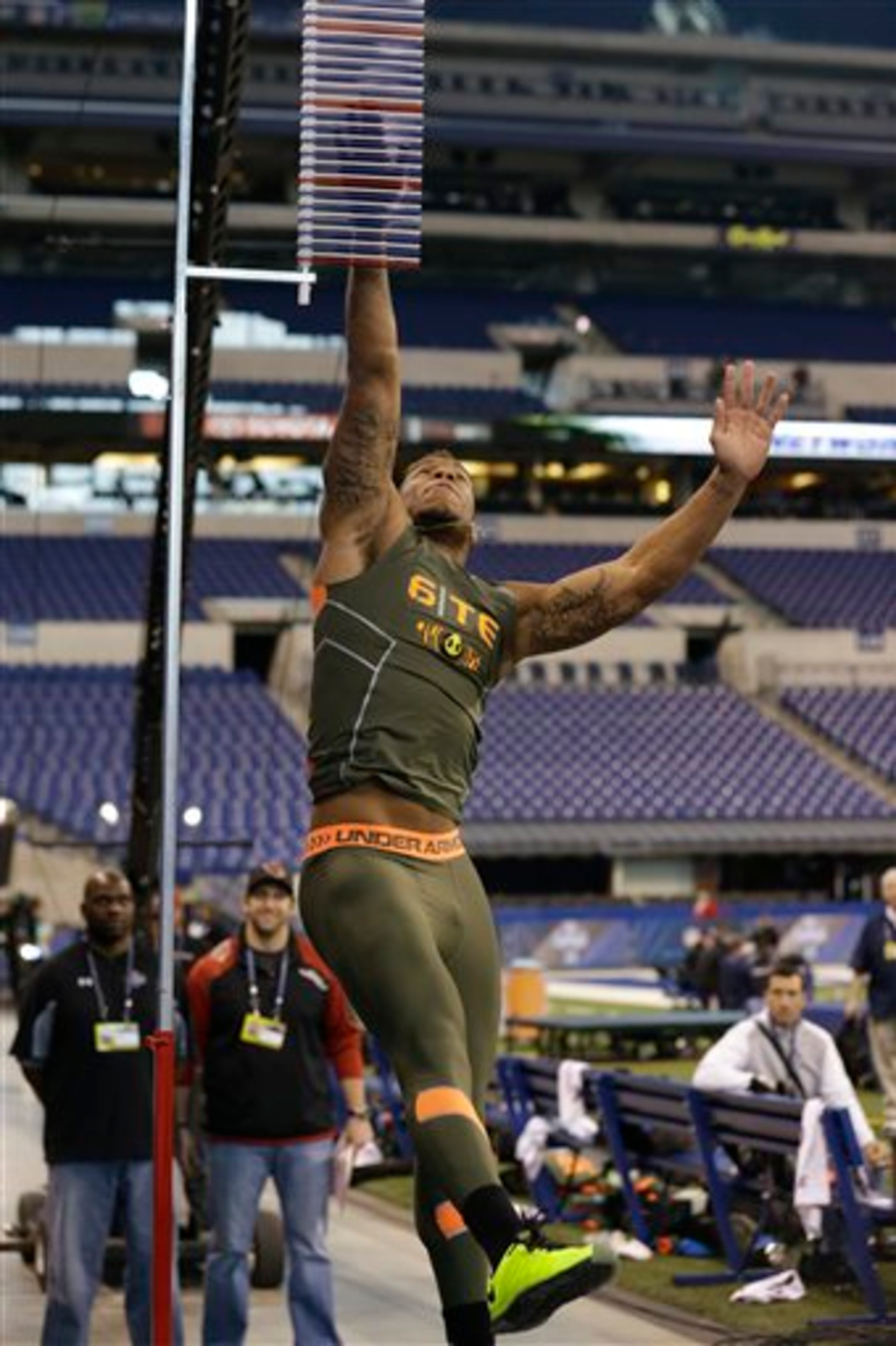 North Carolina tight end Eric Ebron runs the 40-yard dash at the NFL football scouting combine in Indianapolis, Saturday, Feb. 22, 2014. (AP Photo/Nam Y. Huh)