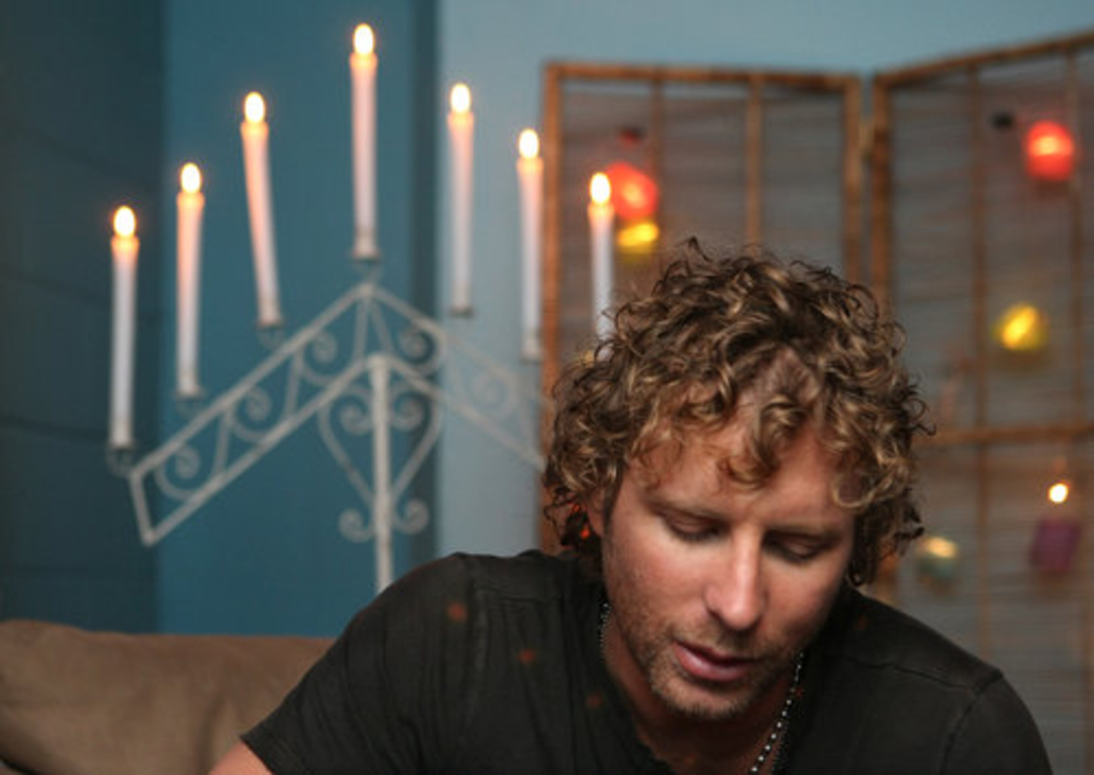 THE ARTIST answered questions and posed for photos before the concert.