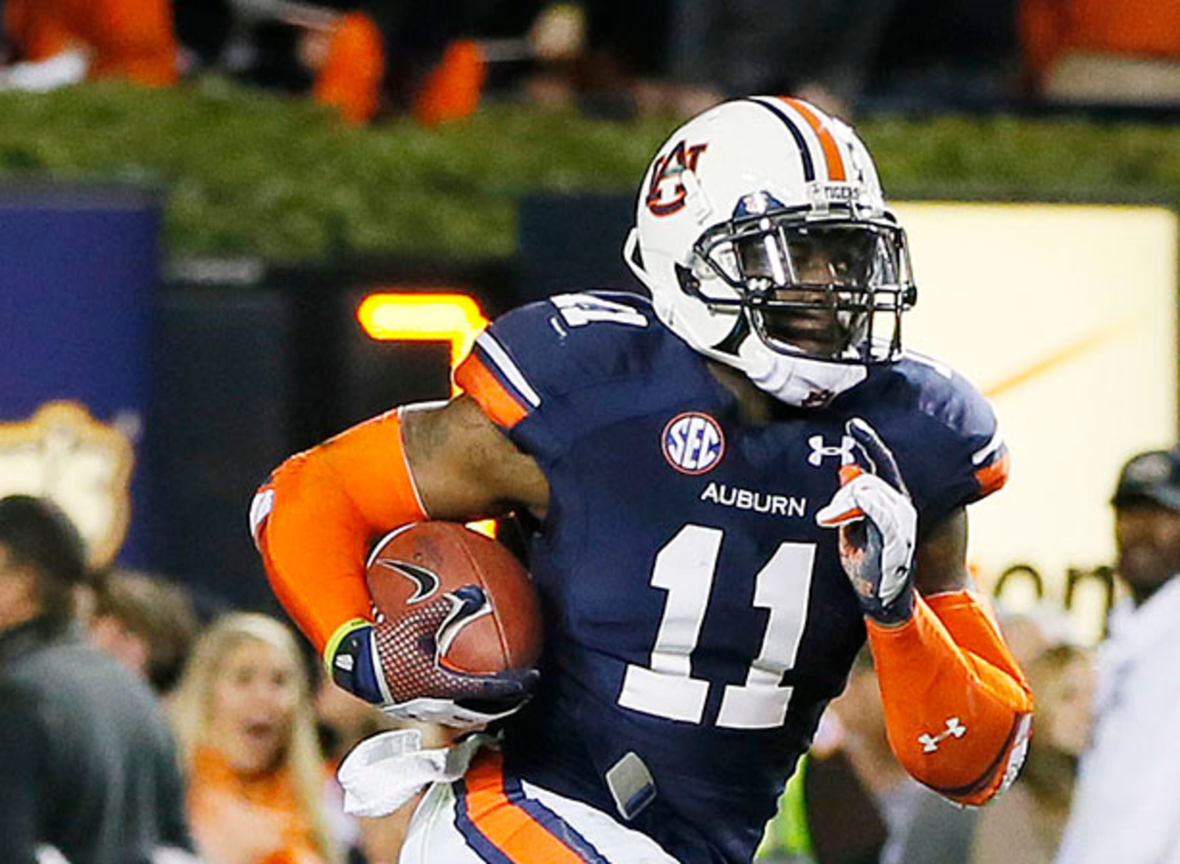 Chris Davis, CB, Auburn: The Tigers' playmaker (5-11, 200 pounds) was the second-ranked punt returner in the country and will forever be remembered for his game-winning 109-yard kickoff return against Alabama, which propelled Auburn to SEC Championship Game.