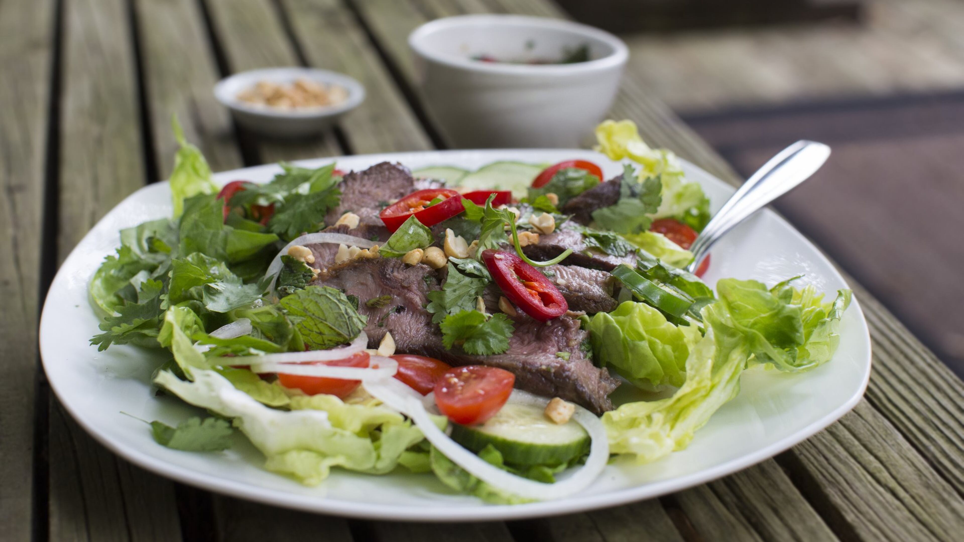 Thai Grilled Beef Salad on May 24, 2017. The dish is “one of the healthiest dishes on Planet Barbecue, ” says Steven Raichlen, author of “Barbecue Sauces Rubs and Marinades — Bastes, Butters, and Glazes, Too!” (Kathleen Galligan/Detroit Free Press/TNS)