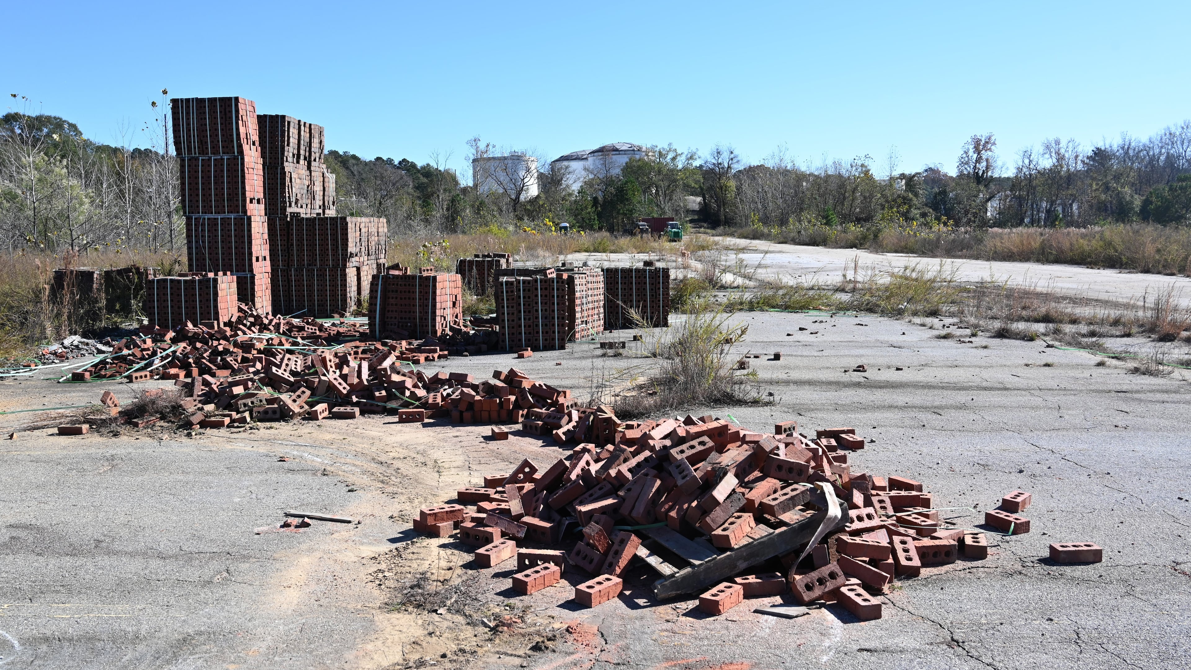 This site in northwest Atlanta spans about 75 acres and is being leased to Norfolk Southern, which does not have to go through the city to get a special use permit. (Hyosub Shin / Hyosub.Shin@ajc.com)