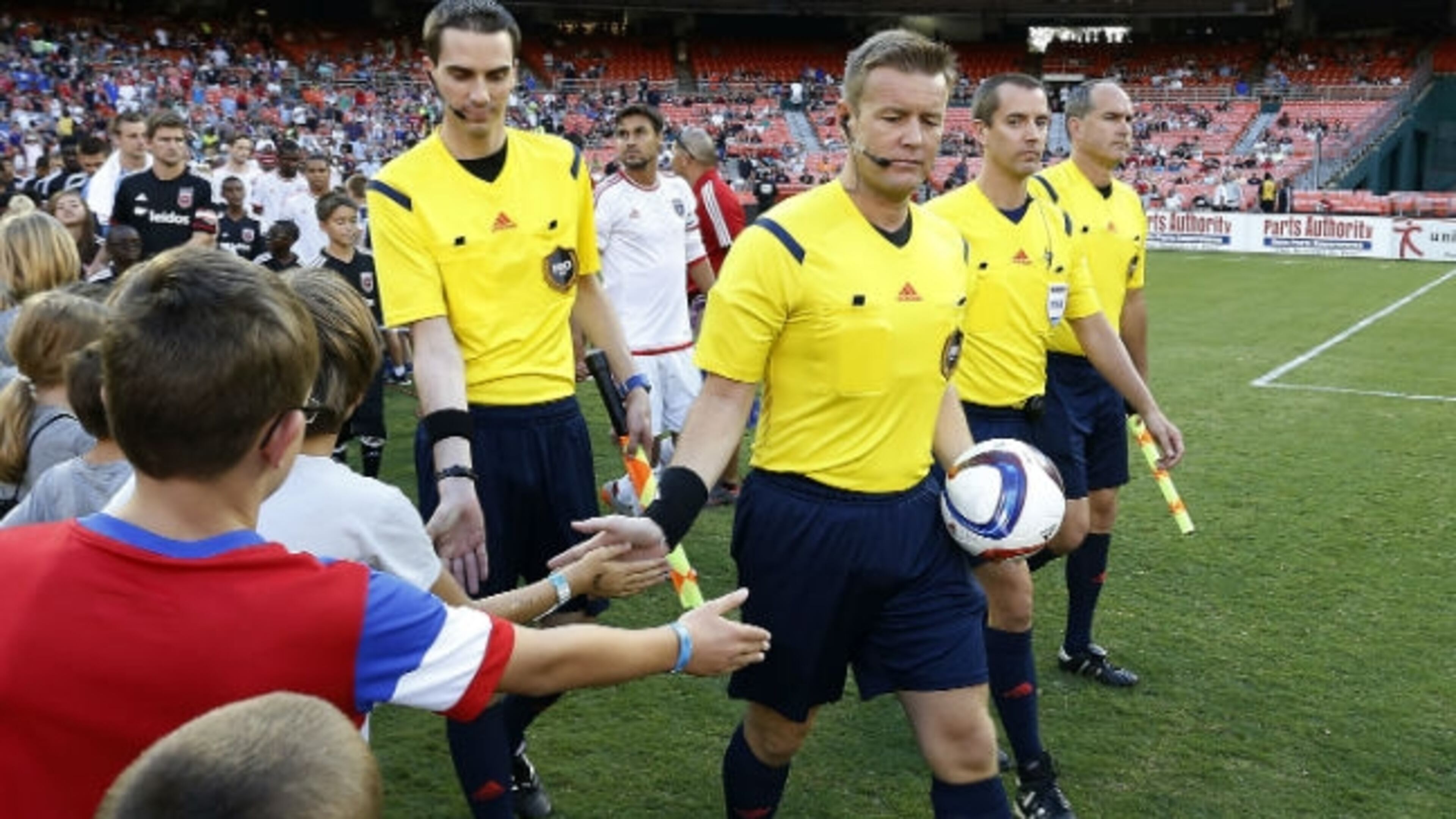 Alan Kelly will referee Saturday's MLS Cup at Mercedes-Benz Stadium.
