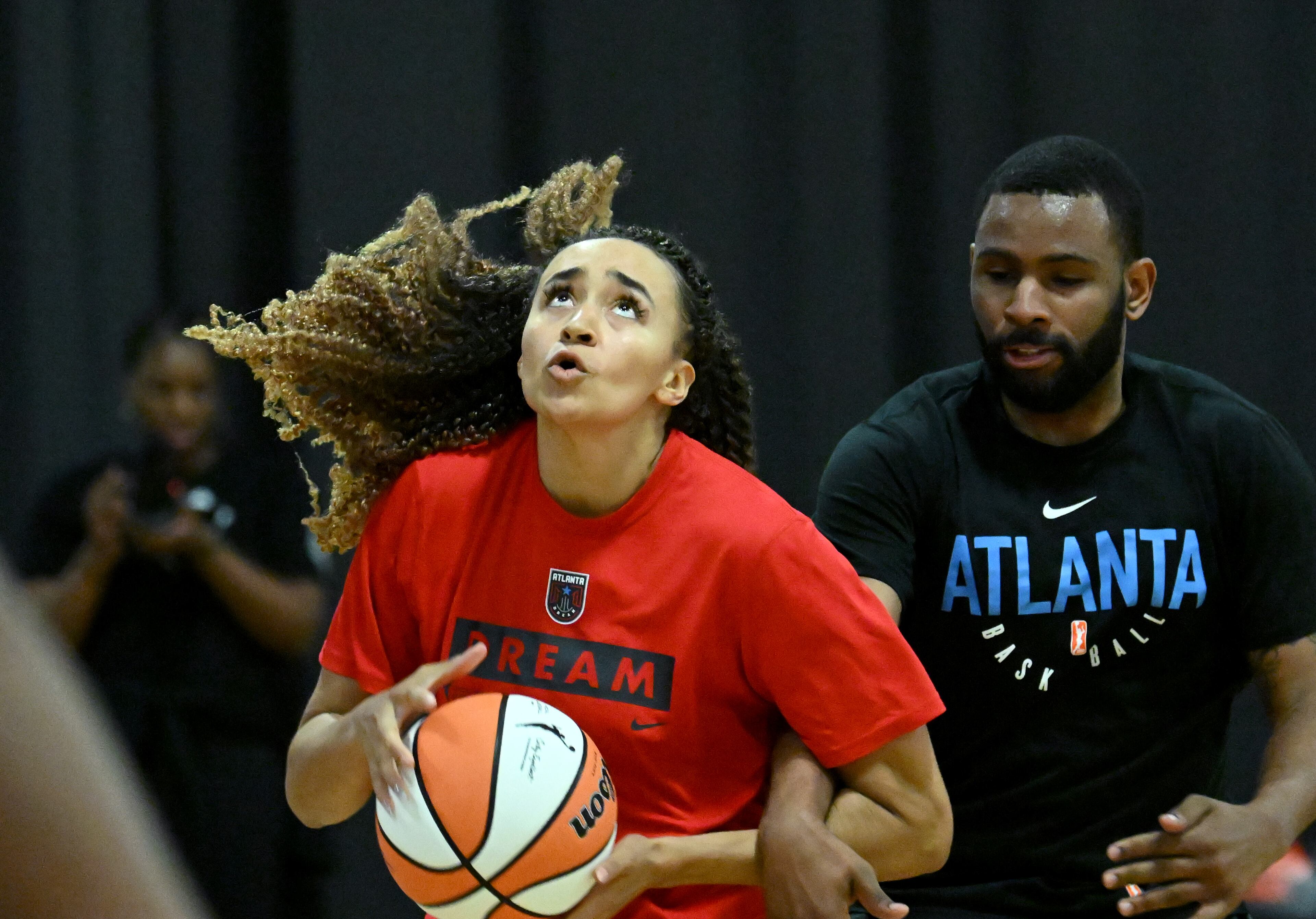 Atlanta Dream's Haley Jones goes up for a shot. (Hyosub Shin / Hyosub.Shin@ajc.com)