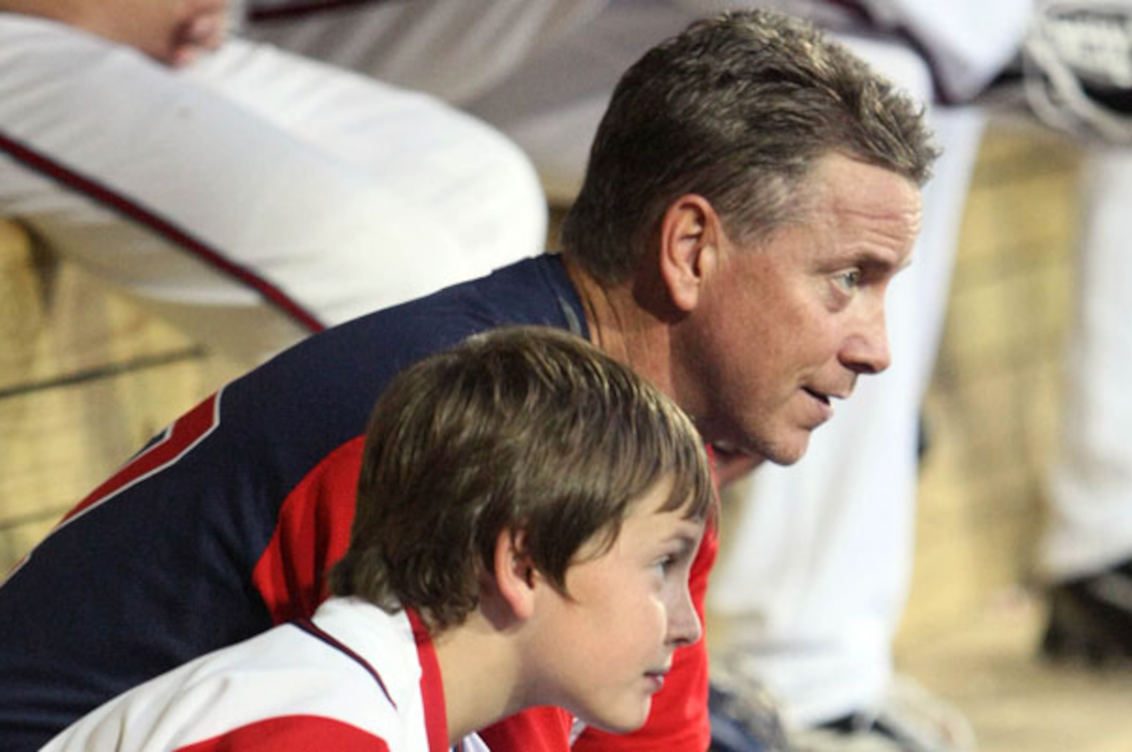 Glavine discusses retirement, potential new job with Braves