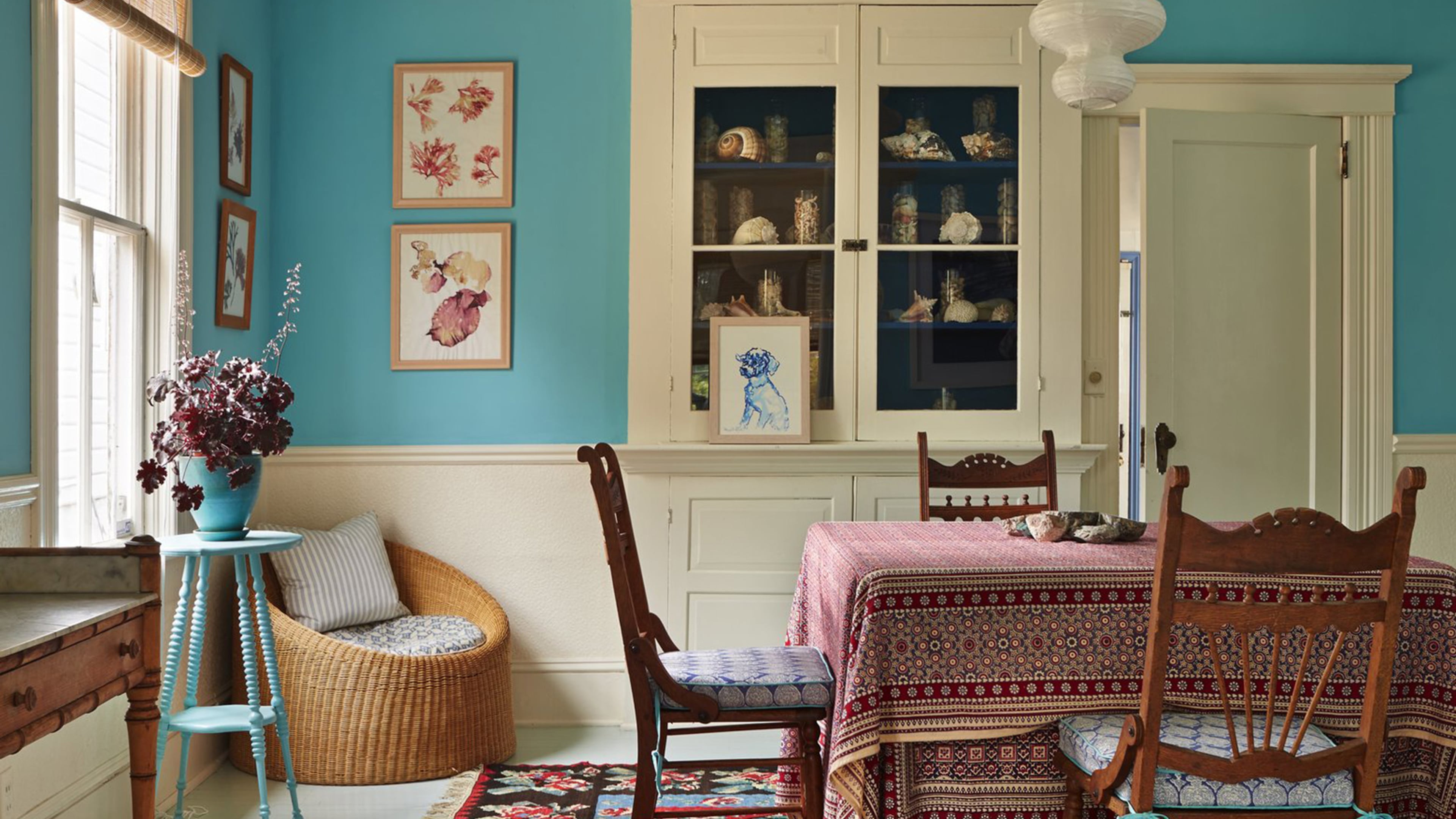 Interior designer Markham Roberts’ style of easy elegance comes together in his Port Townsend cottage. (Benjamin Benschneider/The Seattle Times/TNS)