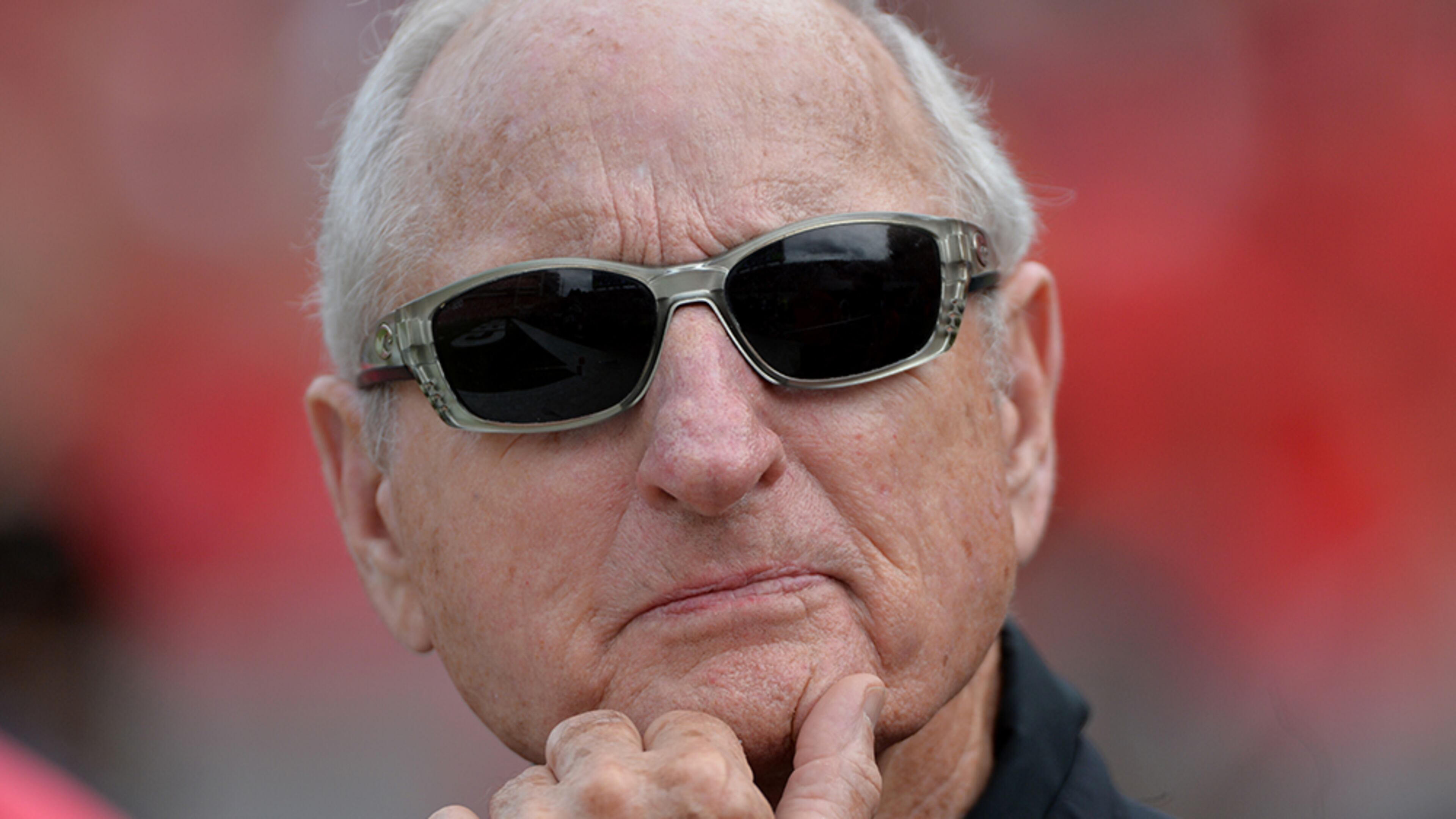 Former Georgia head football coach Vince Dooley will help in countdown of the final games at Turner Field.