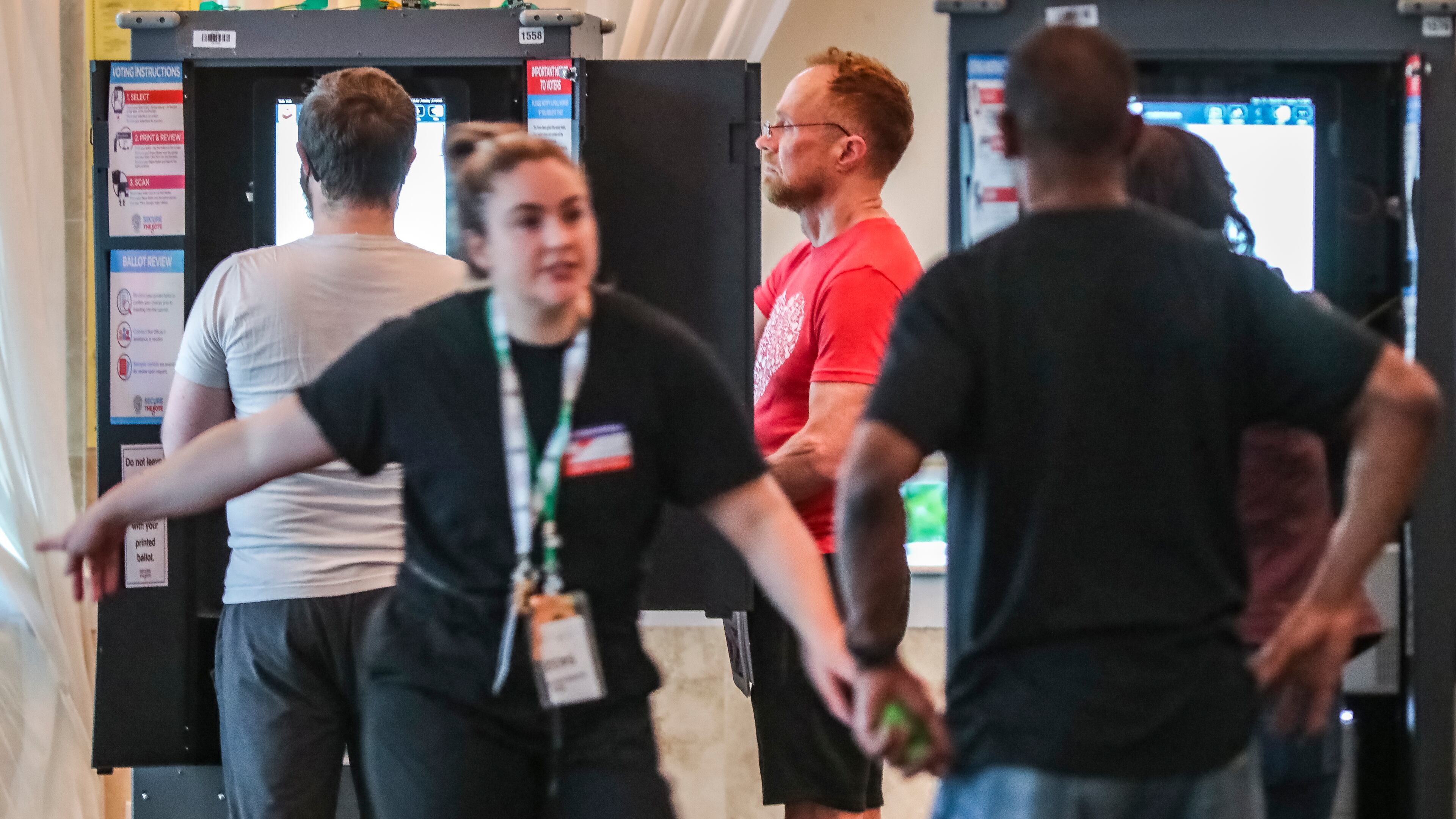 Georgia primary voters encountered short lines and limited problems May 24 at Park Tavern in Atlanta. (John Spink / John.Spink@ajc.com)