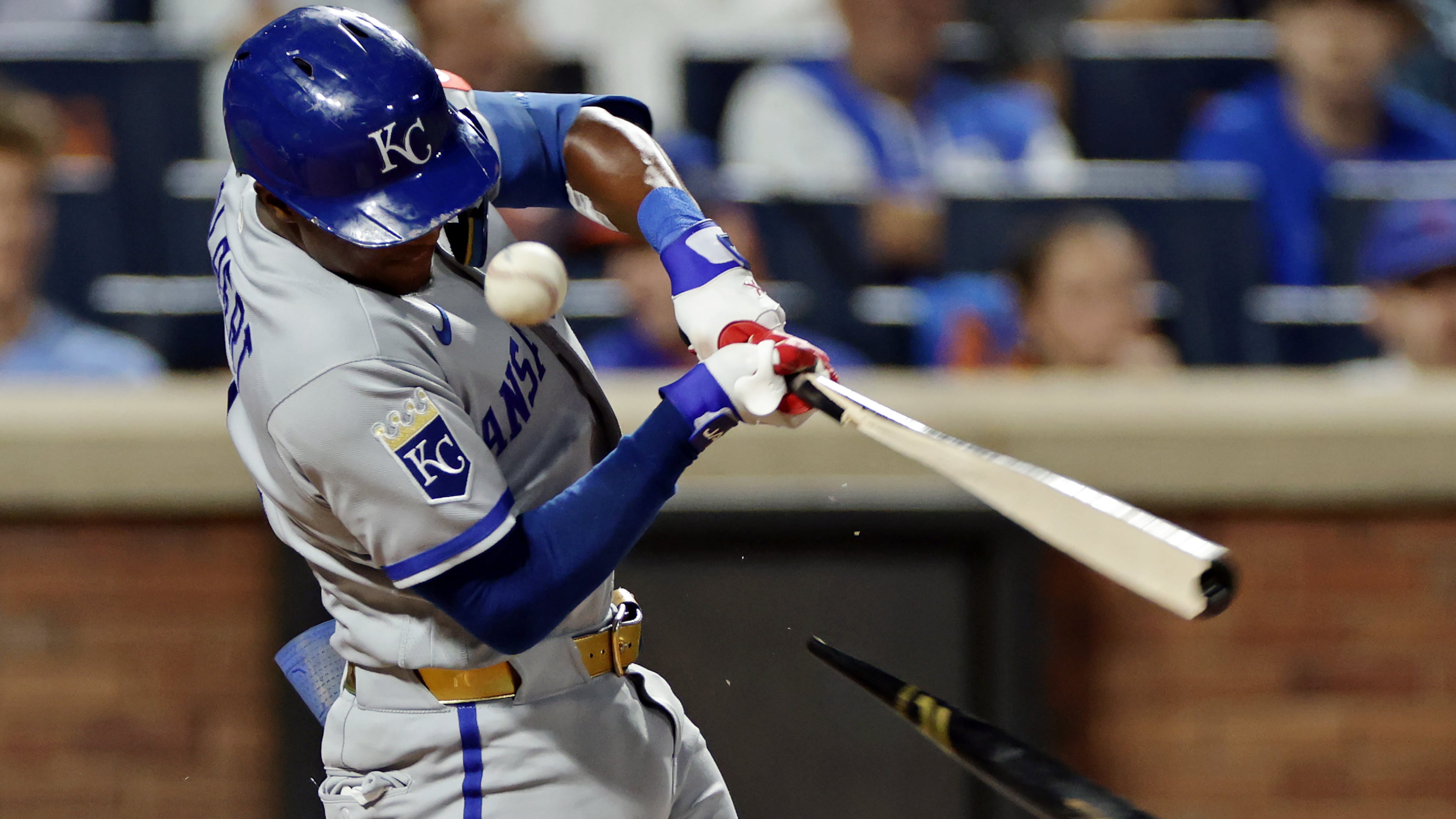 Kansas City Royals' Tyler Tolbert breaks his bat on a foul ball during the fifth inning of a baseball game against the New York Mets, Tuesday, July 7, 2026, in New York. (AP Photo/Adam Hunger)