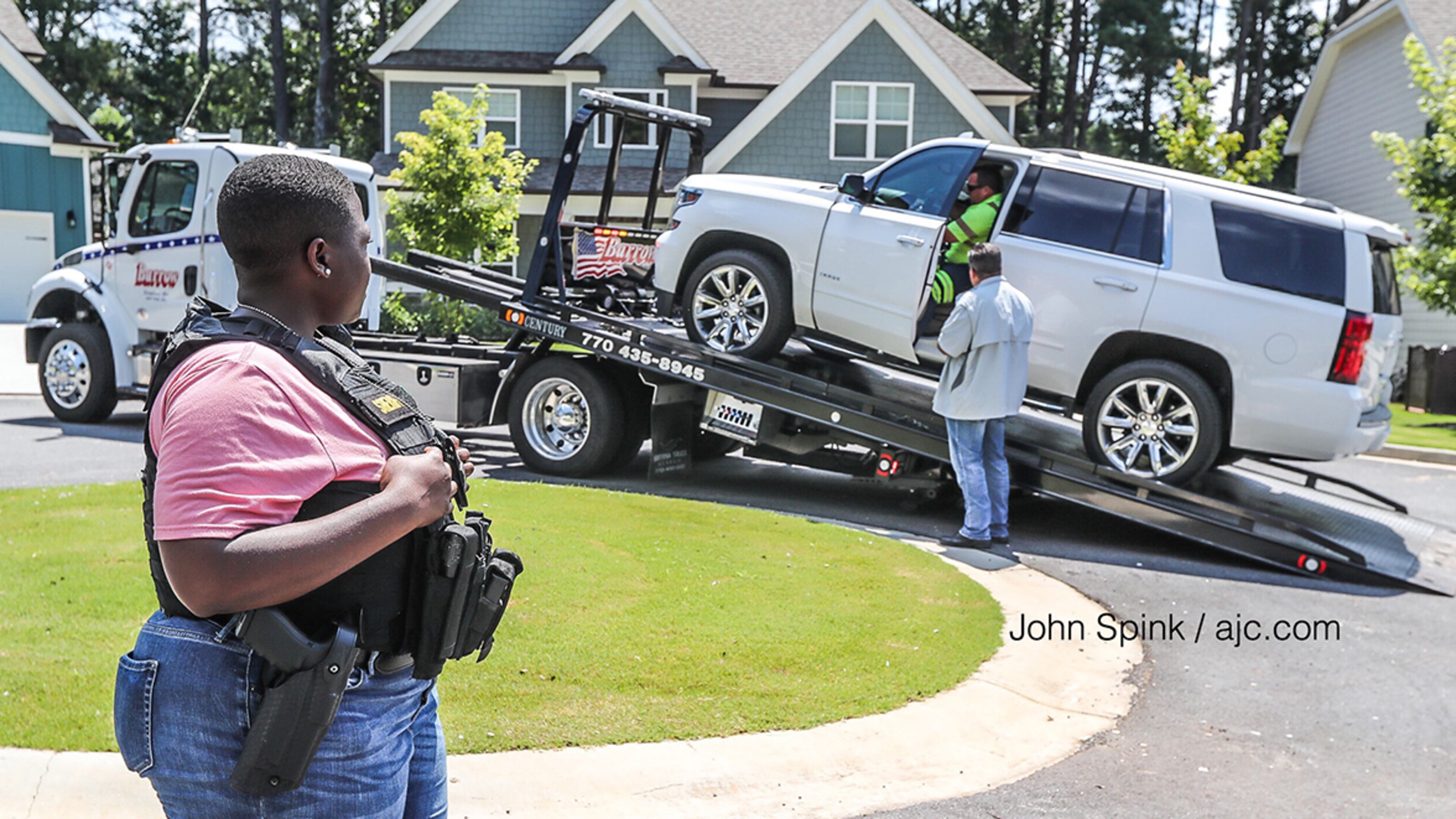 The Cobb County Sheriff’s Office was executing a search warrant at a home on Zachary Court when a man said he had explosives in his SUV. The Cobb police bomb squad was called to the scene.