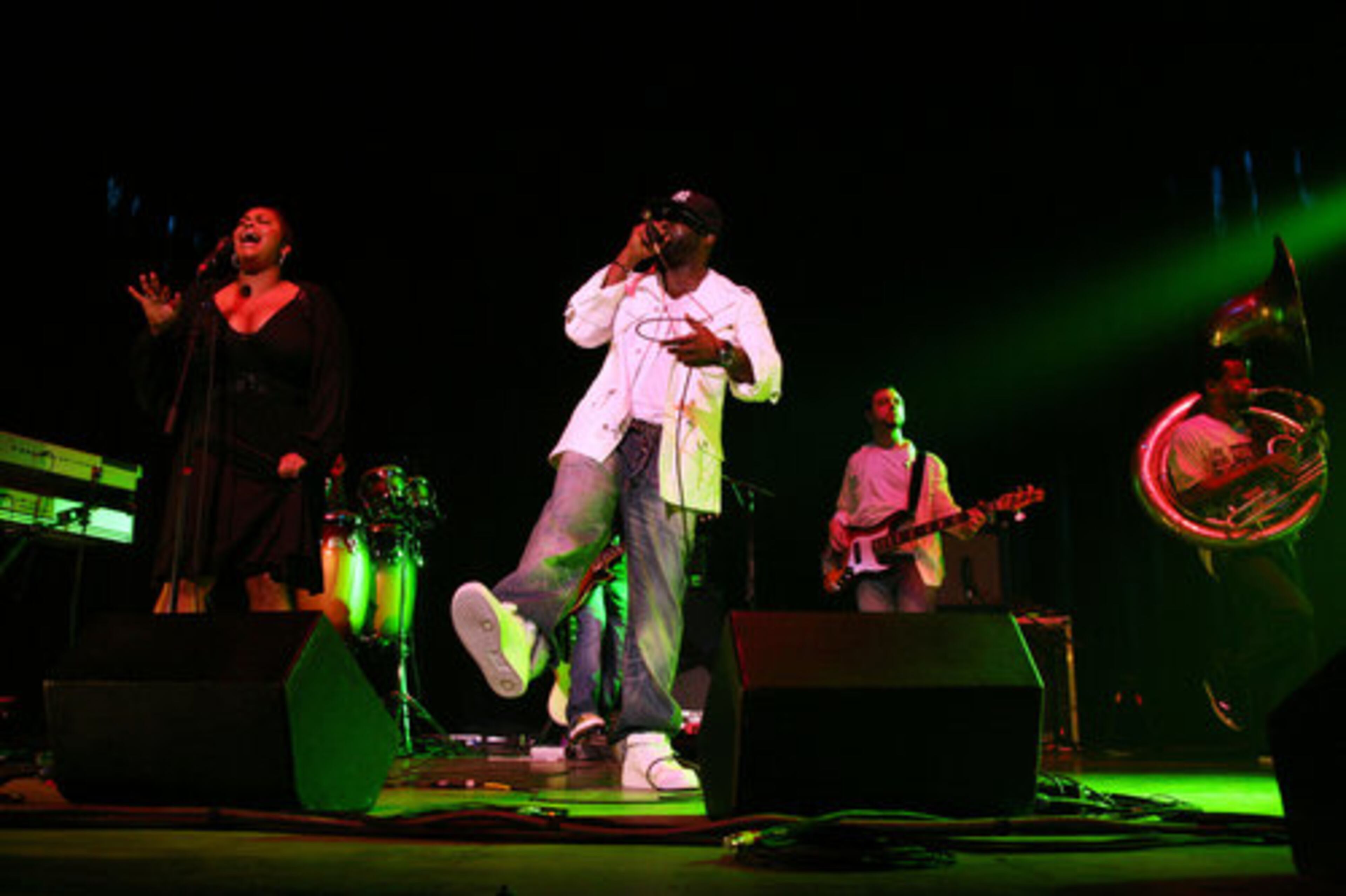 Special guest Jill Scott joins her fellow Philadelphians on 'You Got Me.'