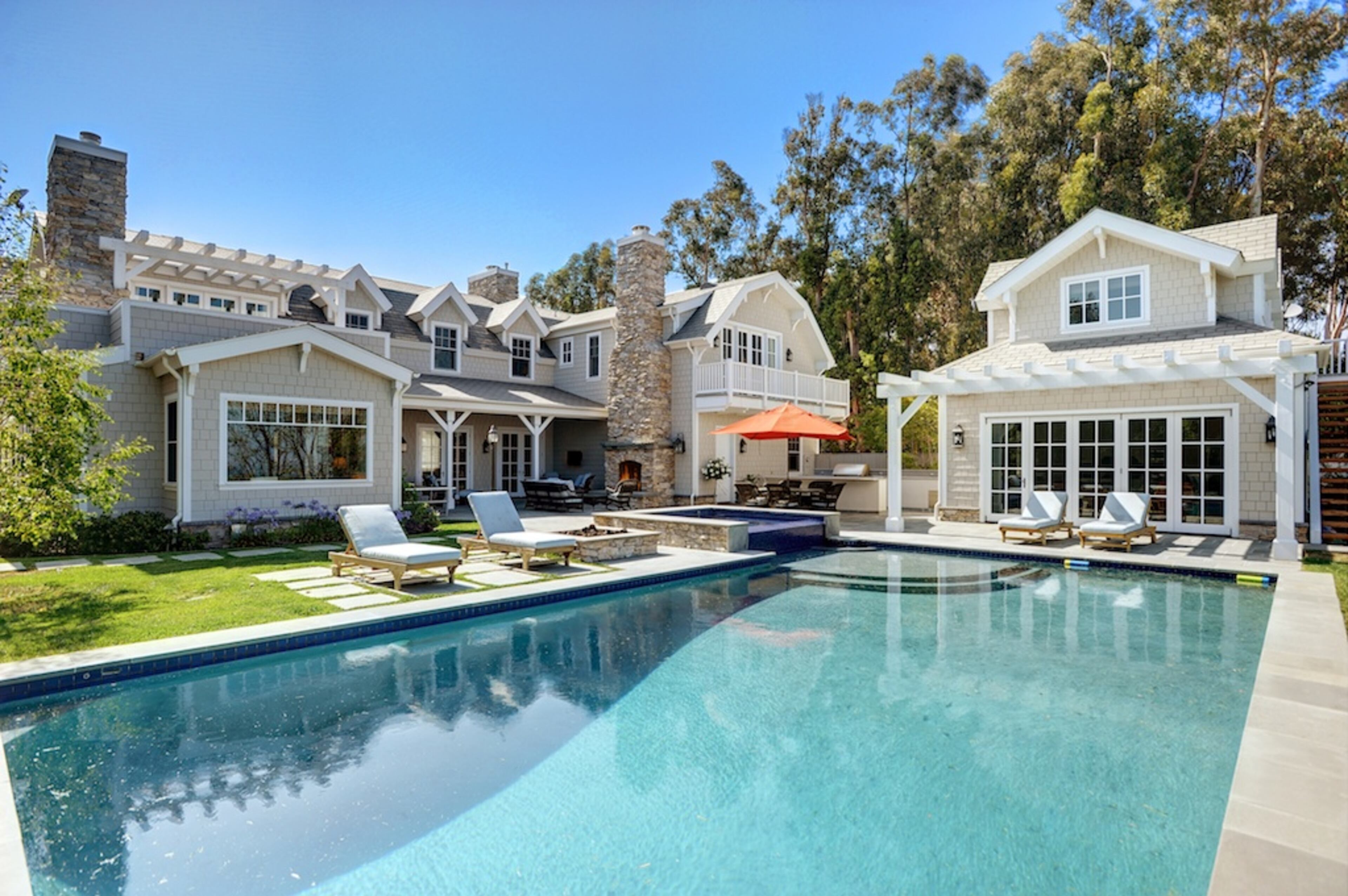 It looks like Howie Mandel wants to make a deal on his Mailbu mansion. The five-bedroom, 5 1/2-bathroom home includes an office, a theater, a gym, a pool and a guest house. The property also overlooks the Santa Monica Bay. For more information, visit http://www.toptenrealestatedeals.com/homes/weekly-ten-best-home-deals/2013/6-18-2013/.