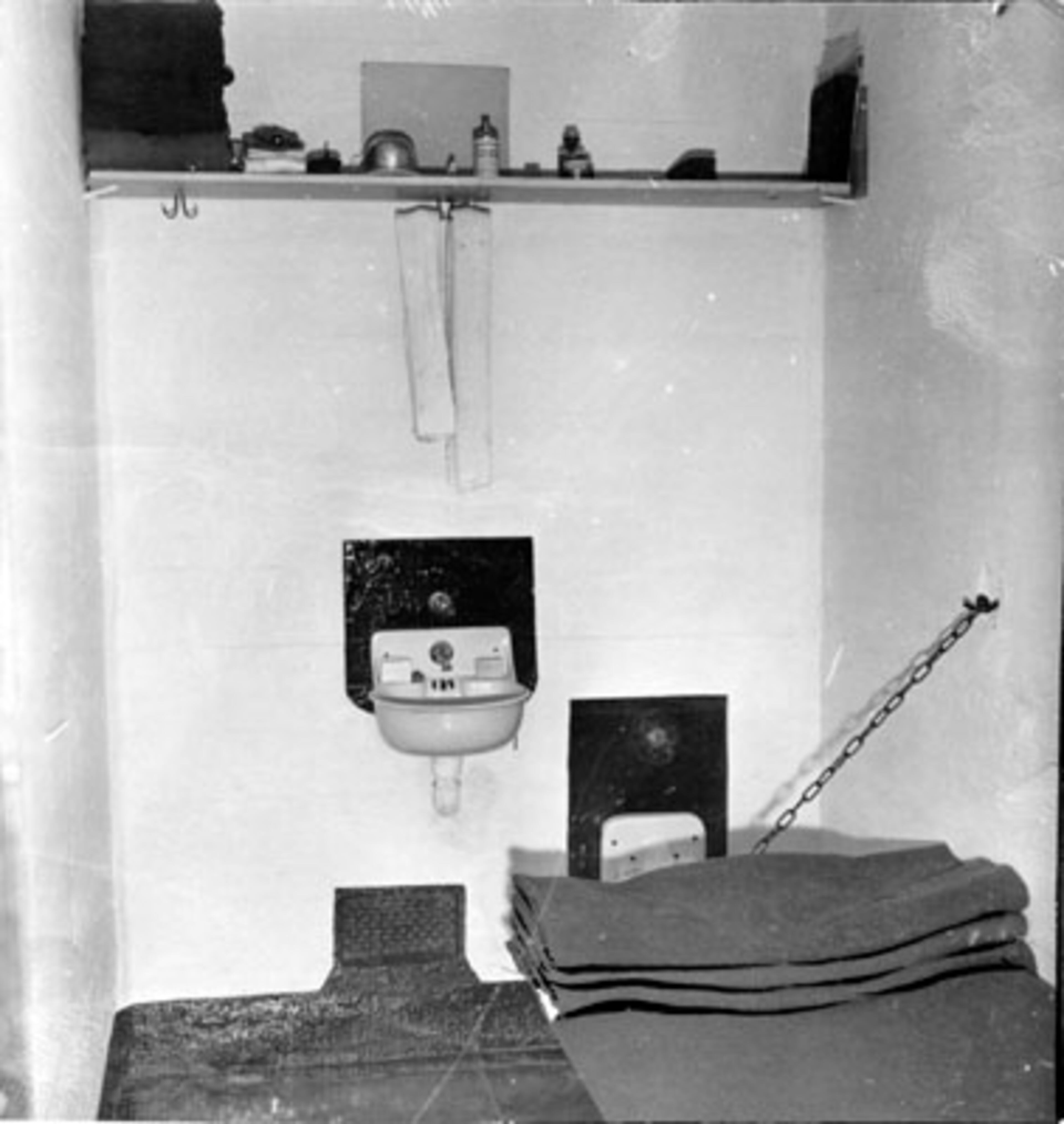 Interior of Alcatraz Island prison cell 1933 Oct. 20