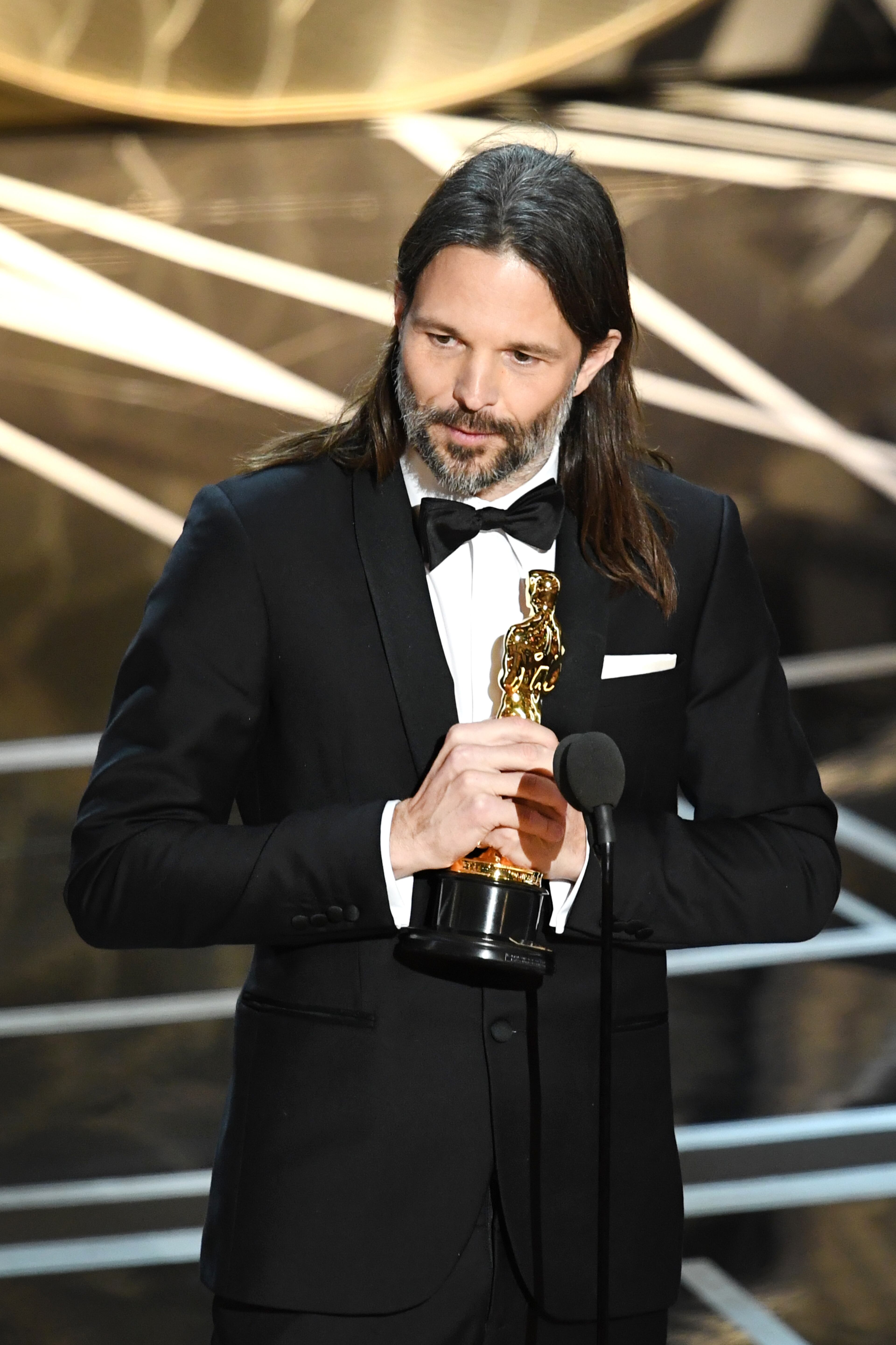 HOLLYWOOD, CA - FEBRUARY 26: Cinematographer Linus Sandgren accepts Best Cinematography for 'La La Land' onstage during the 89th Annual Academy Awards at Hollywood & Highland Center on February 26, 2017 in Hollywood, California. (Photo by Kevin Winter/Getty Images)