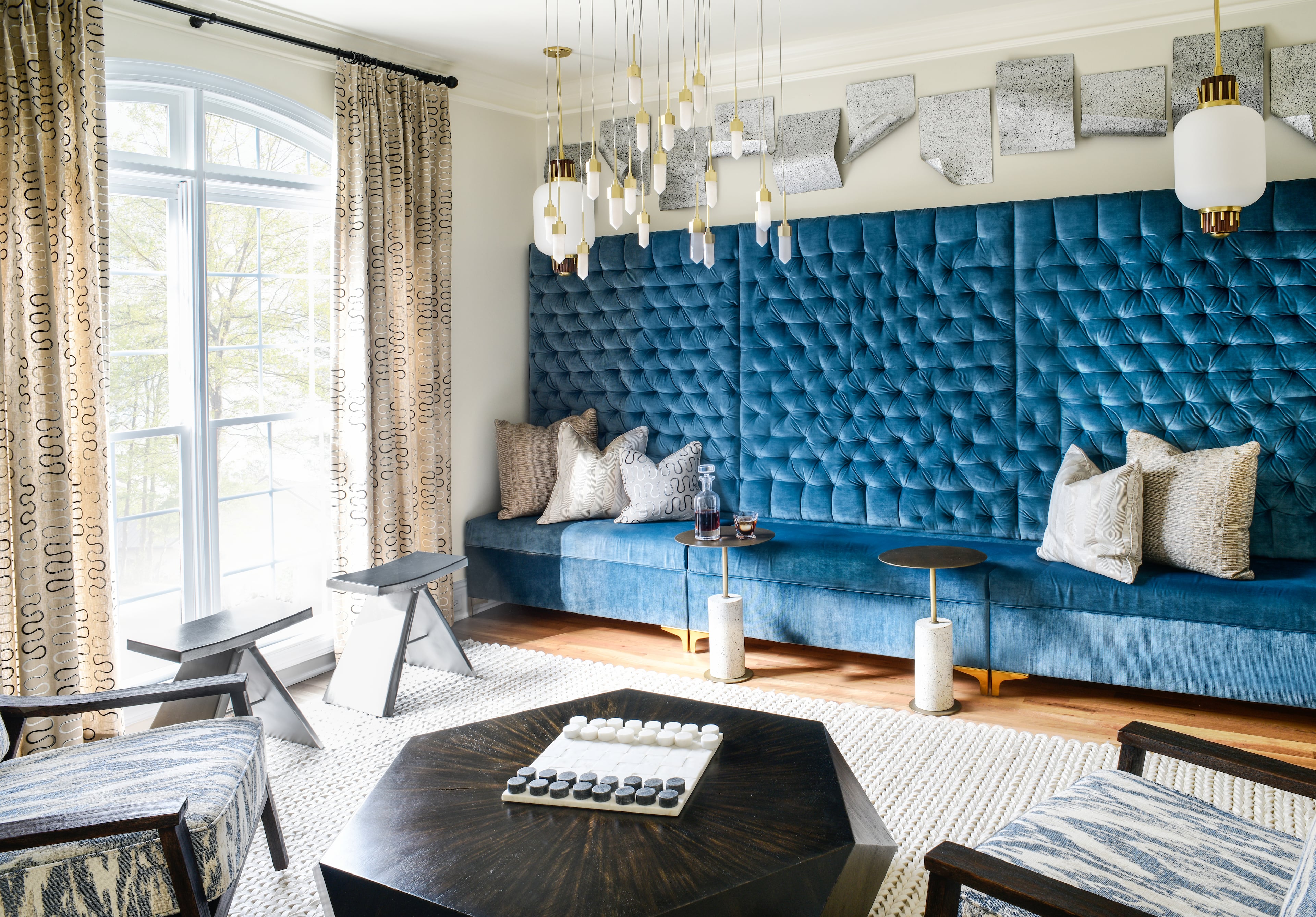 "Many of our clients are springing for bold wallcoverings in terms of color, print and scale to make a show-stopping statement," Johna R. Jamison said.
Courtesy of Nandina Home & Design