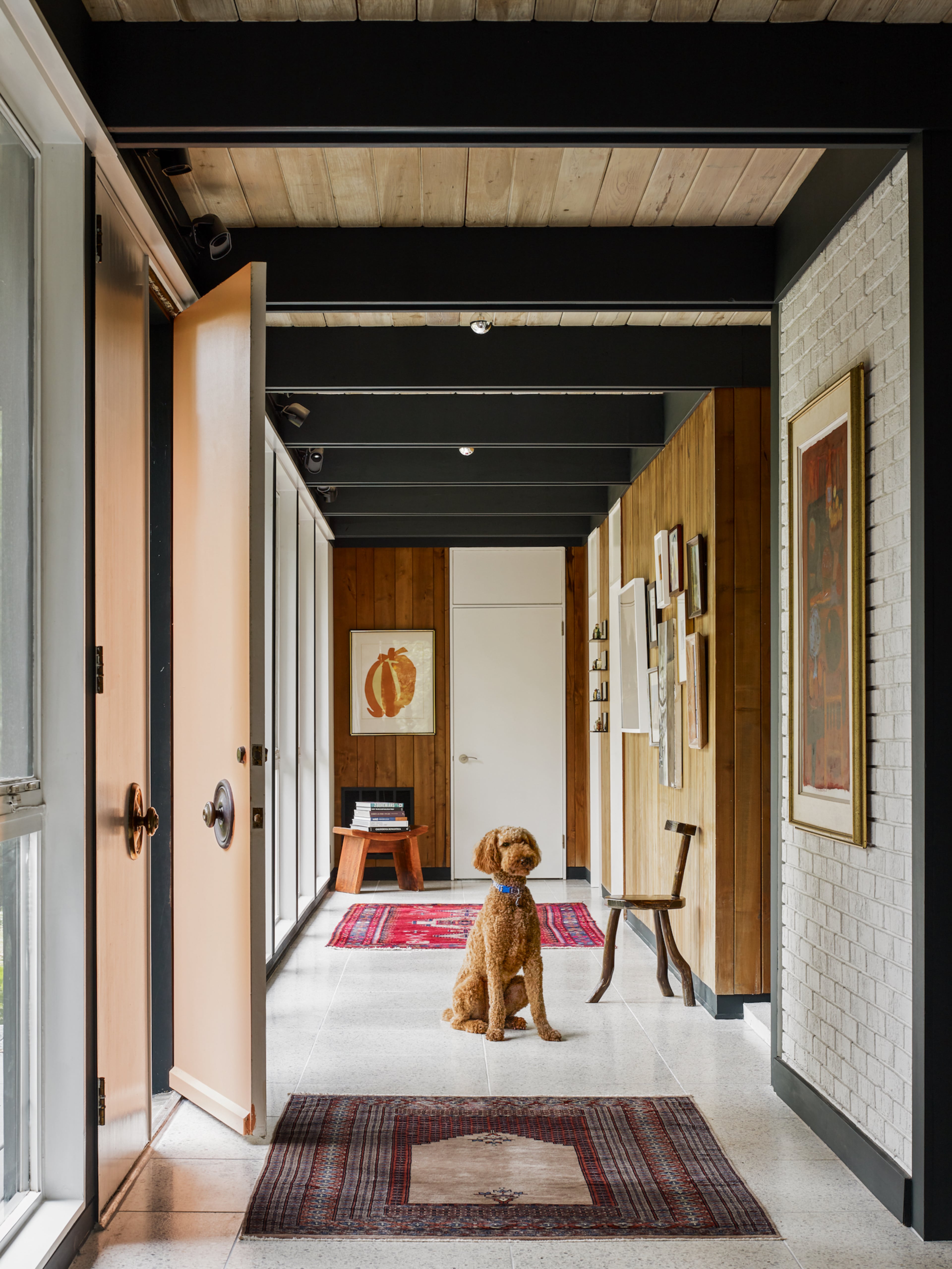 The father of Atlanta interior designer Jessica Davis collected an entryway rug in her foyer when traveling China's silk road in the 1980s.
(Courtesy of Atelier Davis / Emily Followill)