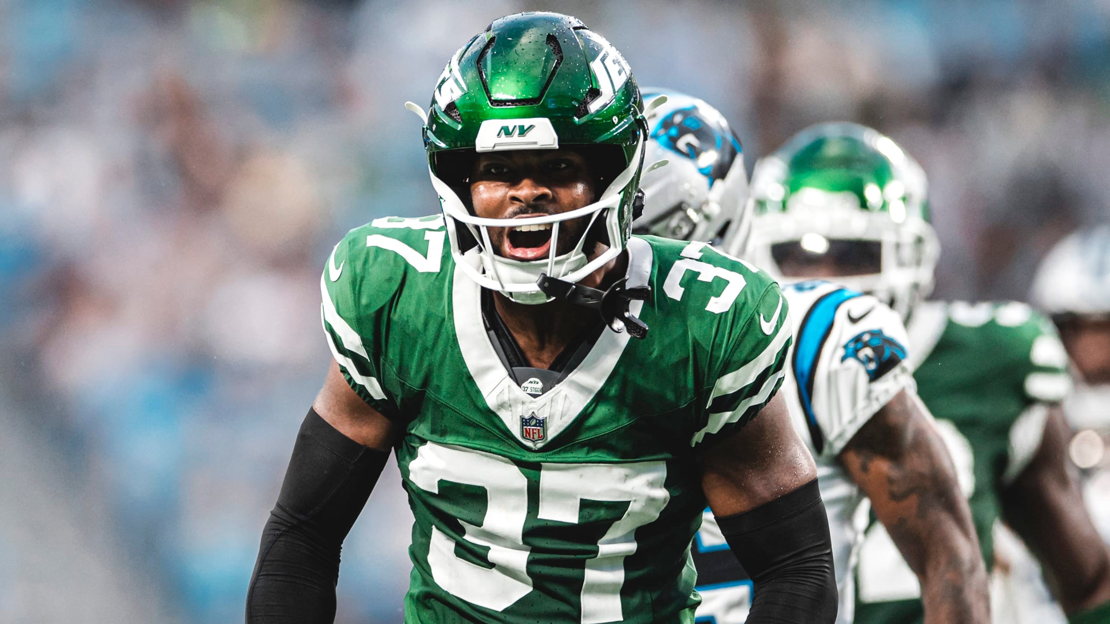 Jets cornerback Qwan'tez Stiggers, here playing in the preseason in 2024, played in 14 games for New York last year, including a Week 15 start against Jacksonville. Stiggers, a graduate of The B.E.S.T. Academy, had four solo tackles and an assist against the Jaguars. (Courtesy of the New York Jets)