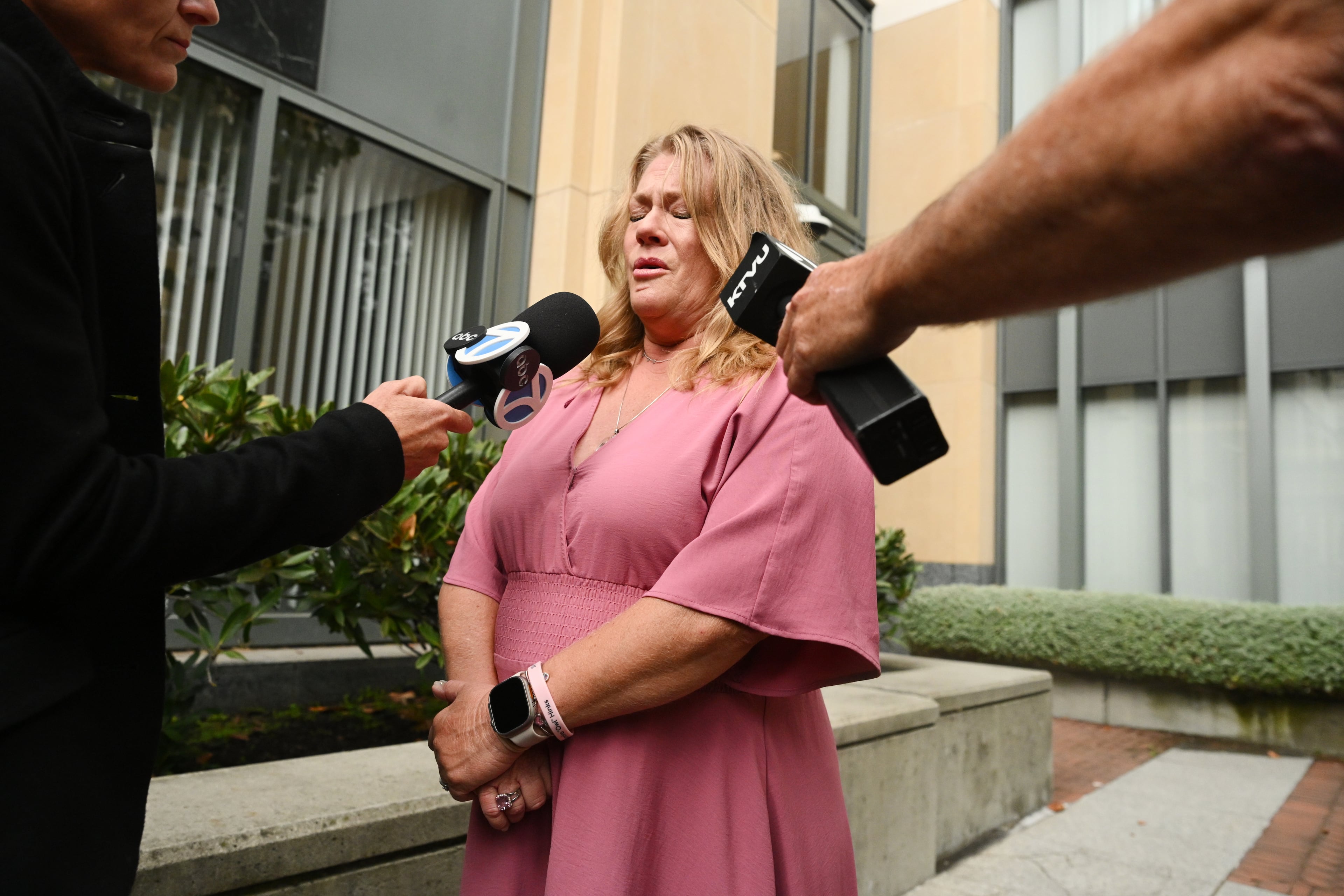 Victoria Hicks gets emotional after talking about her daughter with the media outside court after tech giant Meta agreed to pay $17 billion as part of a settlement to end a landmark trial over teen social media addiction on Wednesday, Aug. 26, 2026, in Oakland, Calif. (Noah Berger/AP)