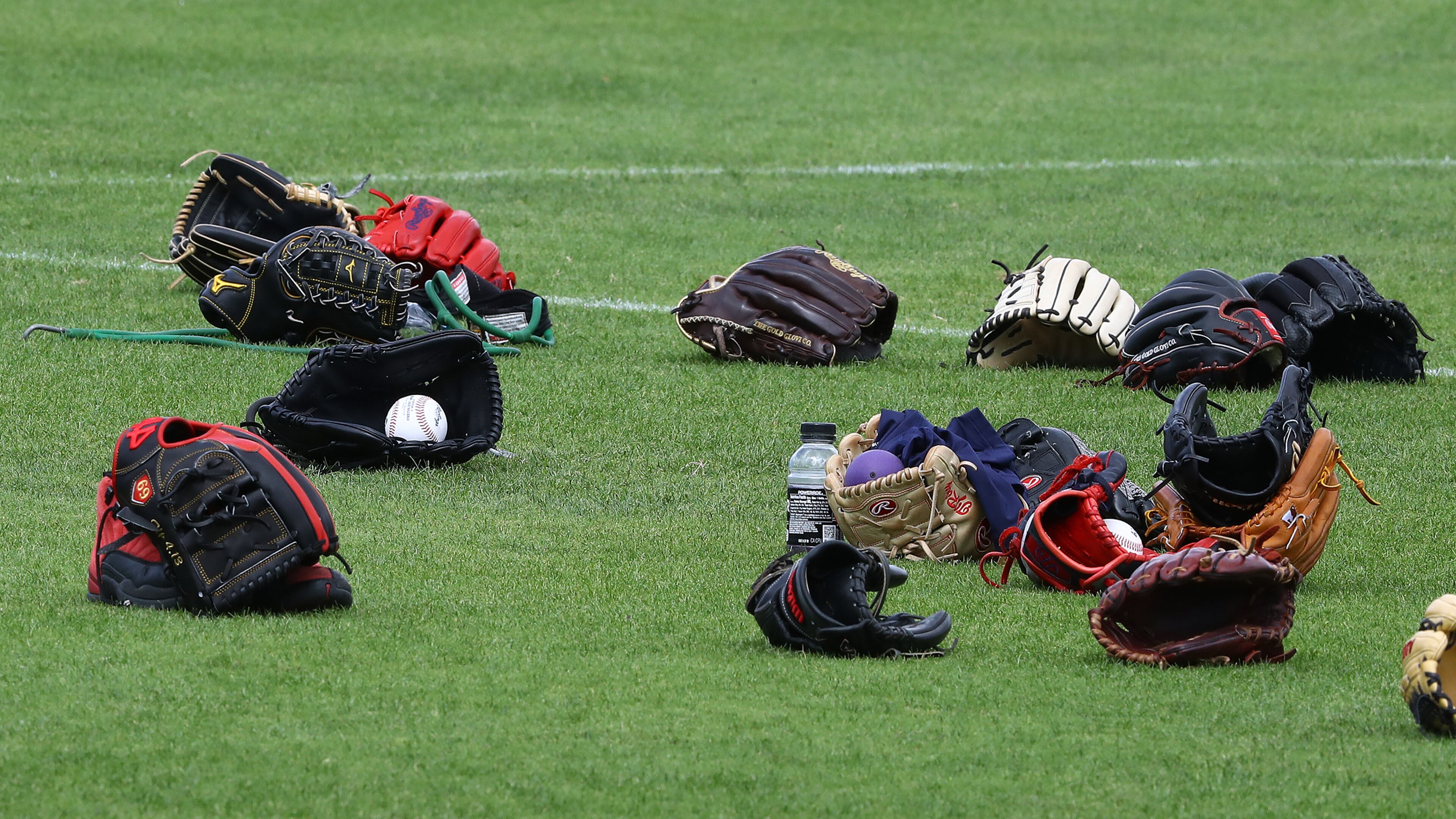 “Curtis Compton / Curtis.Compton@ajc.com”`