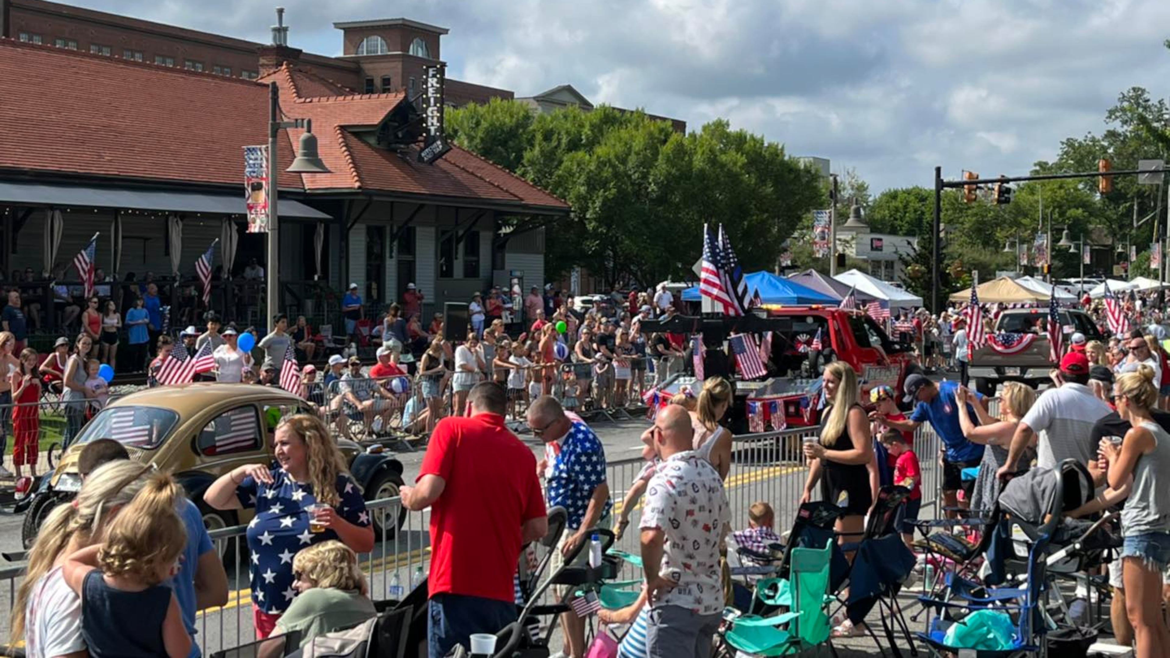 On Tuesday, July 4, 2023, join the party in Downtown Woodstock as the parade kicks off at 10 a.m. from Woodstock Elementary School, making its way to Sam’s Club.