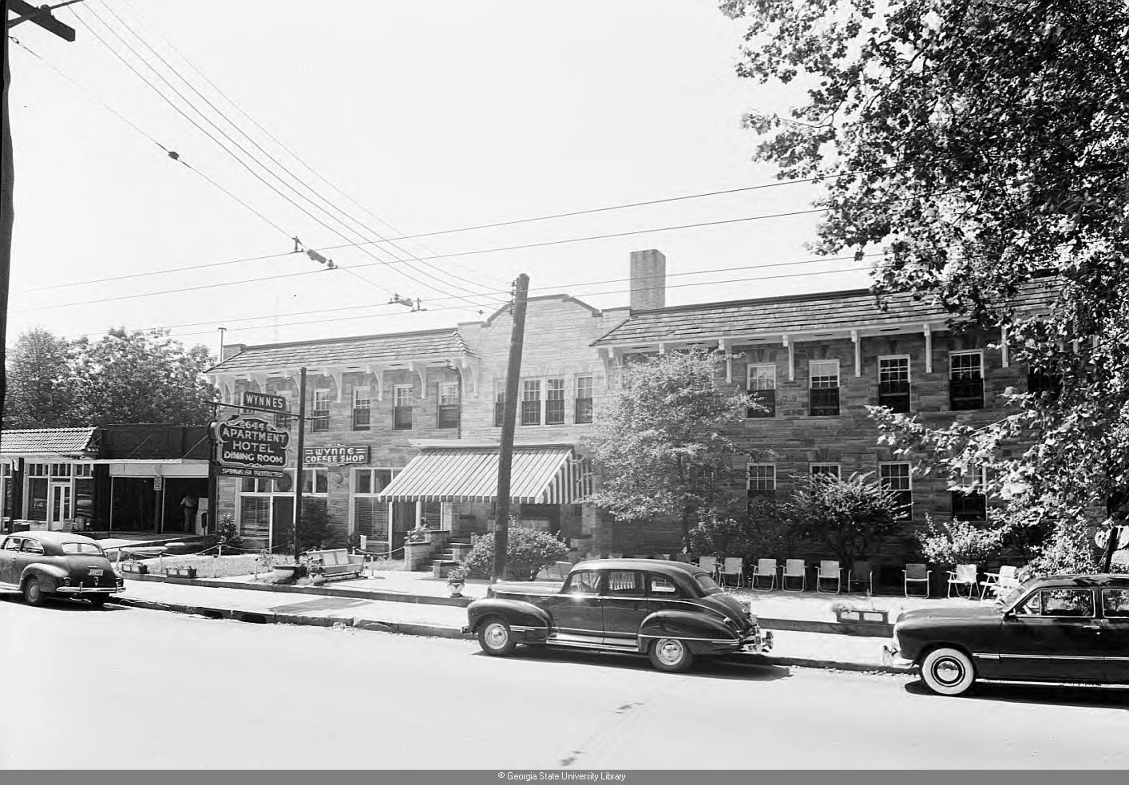 Wynne's Apartment Hotel at 644 North Highland Avenue in 1950. It's now the Highland Inn. Special Collections and Archives, Georgia State University Library