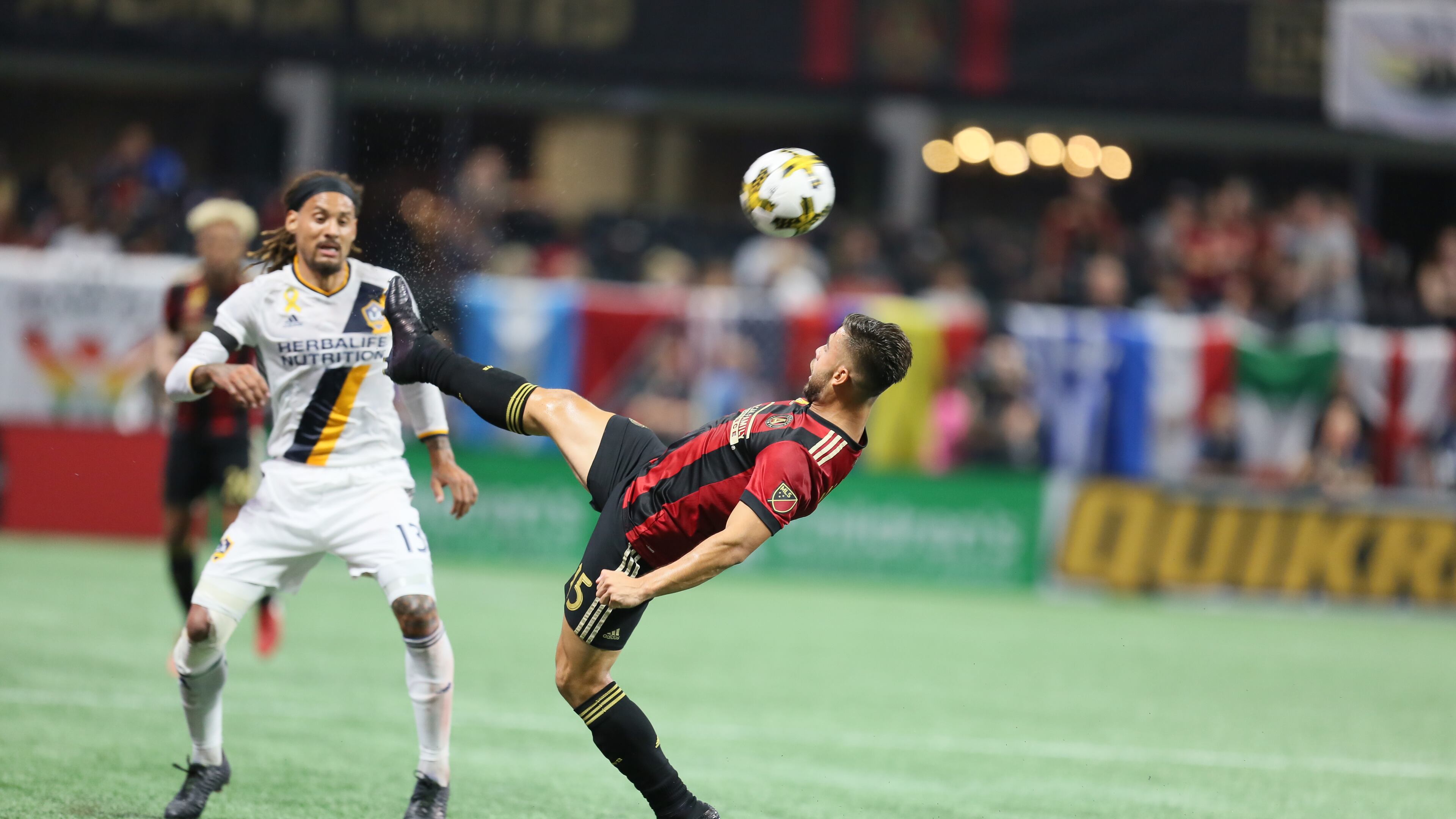 September 20, 2017 Atlanta. Hector Villalba rejects the ball in a play during the first half against LA Galaxy miedfielder Jermaine Jones.