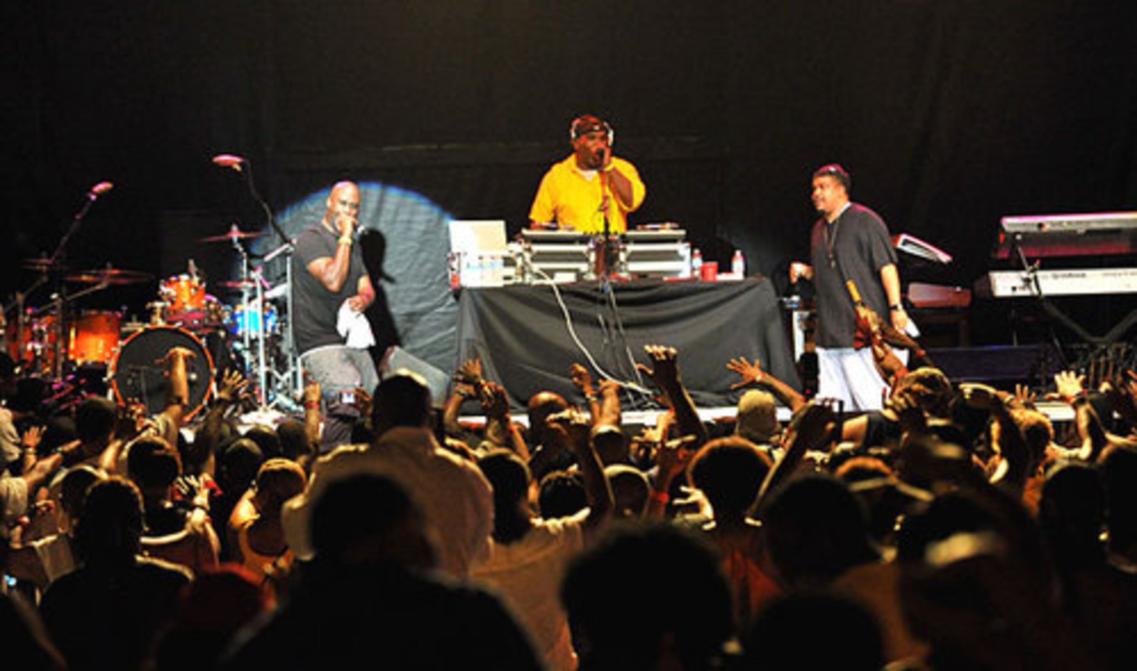 De La Soul performs. De La Soul is an American hip hop group formed in 1987 on Long Island , New York.