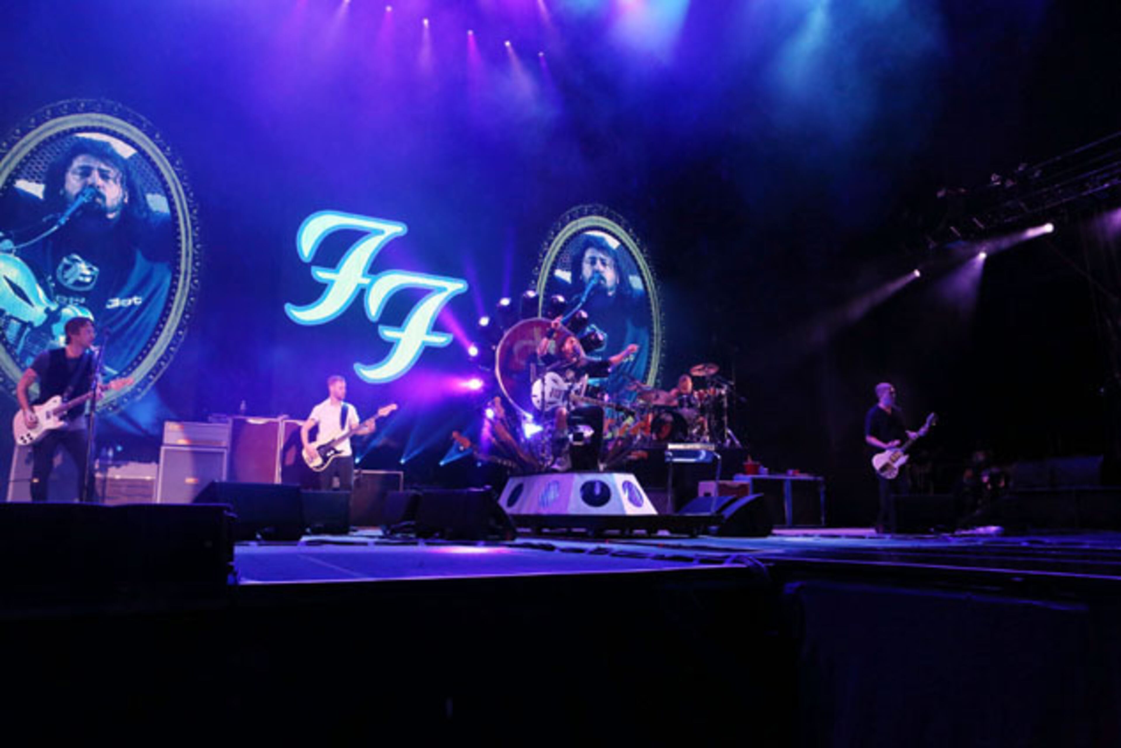 Dave Grohl and the Foo Fighters packed over 20,000 fans into sold out Centennial Olympic Park Sunday night, October 4, 2015, with Gary Clark, Jr. opening the show. The light rain couldn't dampen the energy and spirit of the huge crowd. Grohl, who broke his leg while performing in Sweden in June, rocked out in a motorized throne, which was equipped with lights and carried numerous guitars. Robb D. Cohen/ RobbsPhotos.com