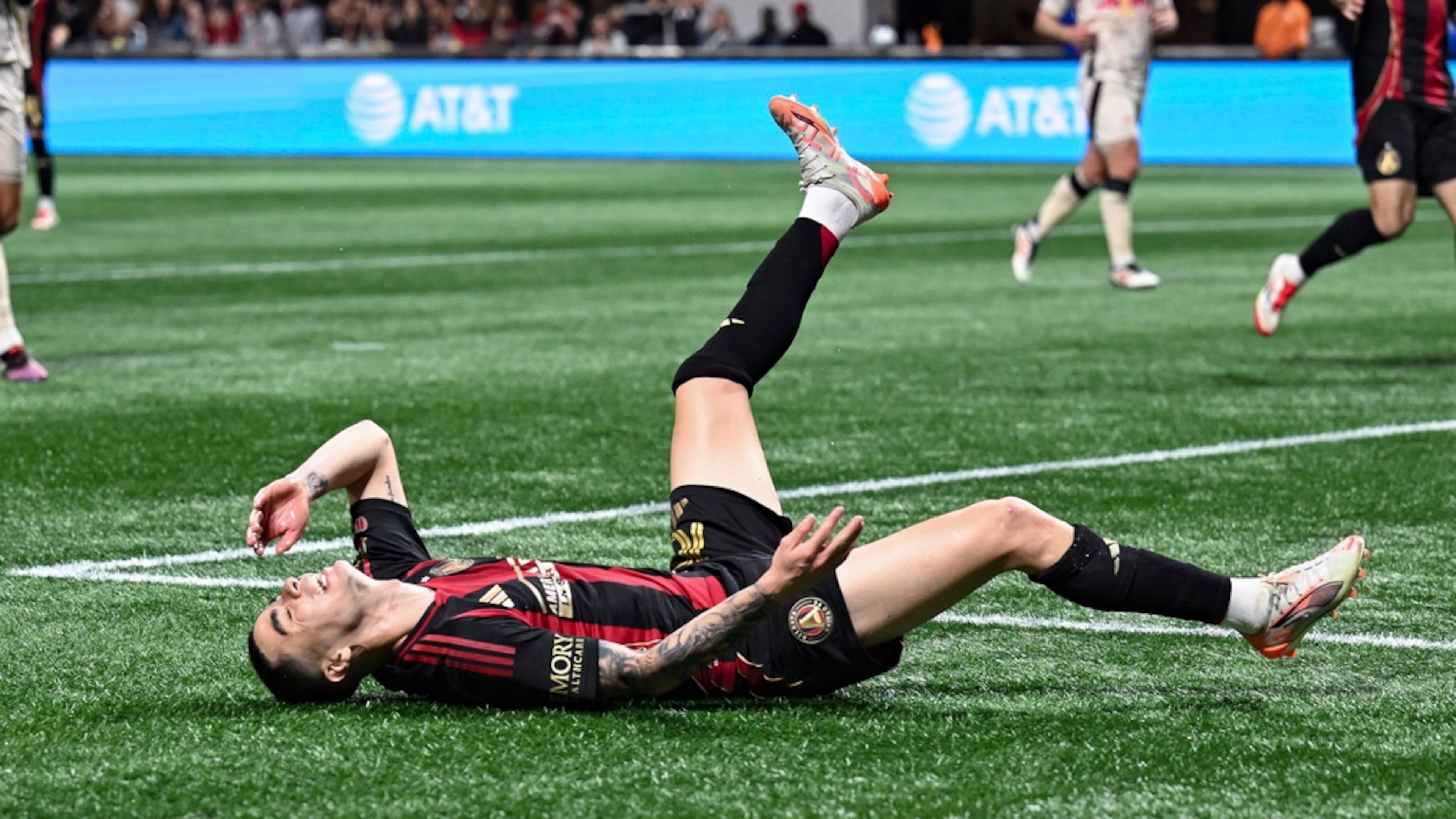 Miguel Almiron #10 of Atlanta reacts after missing a shot during the MLS match between the New York Red Bulls and Atlanta United FC on March 8th, 2025 at Mercedes-Benz Stadium in Atlanta, GA. (Photo by Rich von Biberstein/Icon Sportswire) (Icon Sportswire via AP Images)