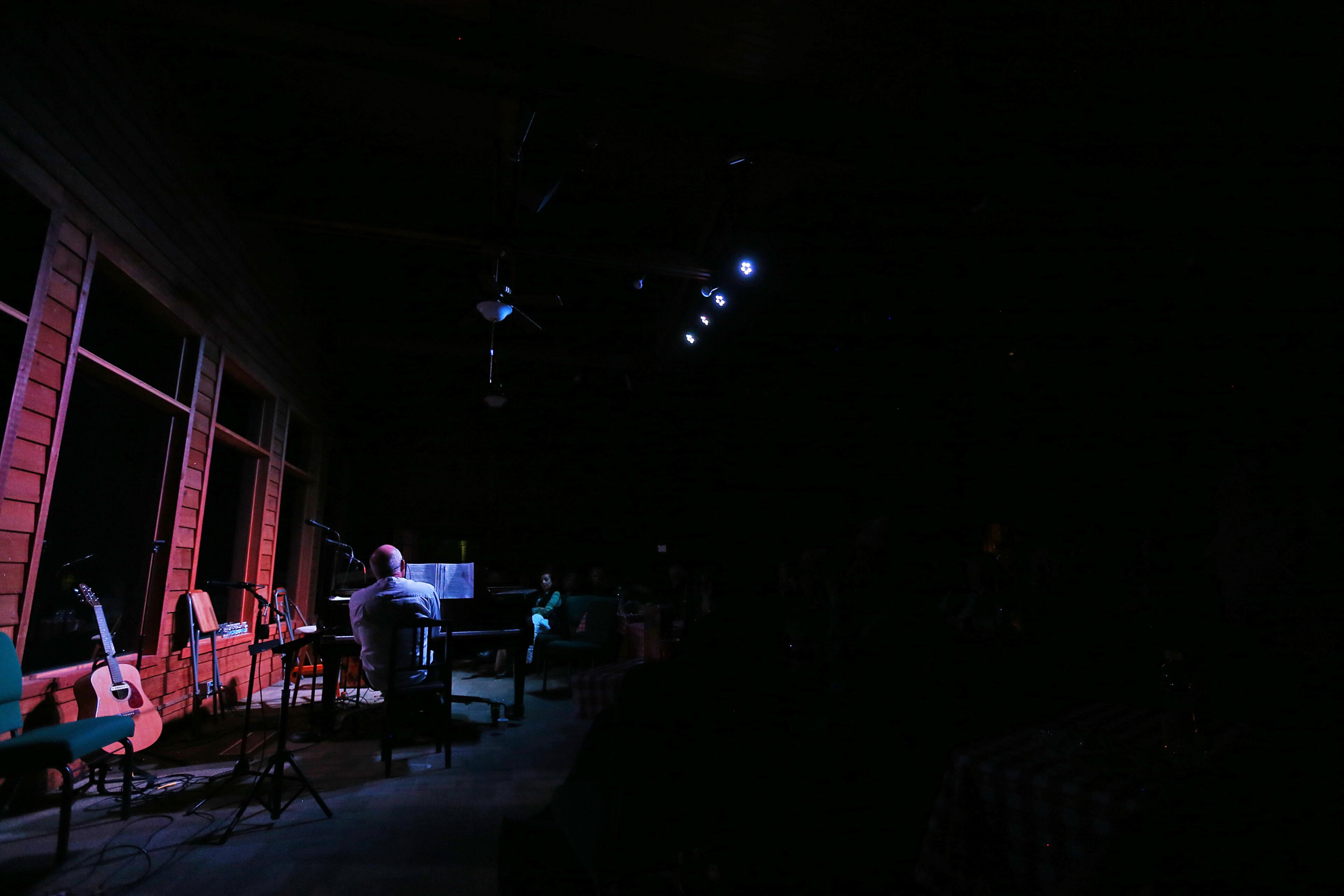 Bruce Gilbert performs at The Hungry Ear Coffee House in Sandy Springs on Saturday, Nov. 1, 2014. CURTIS COMPTON / CCOMPTON@AJC.COM