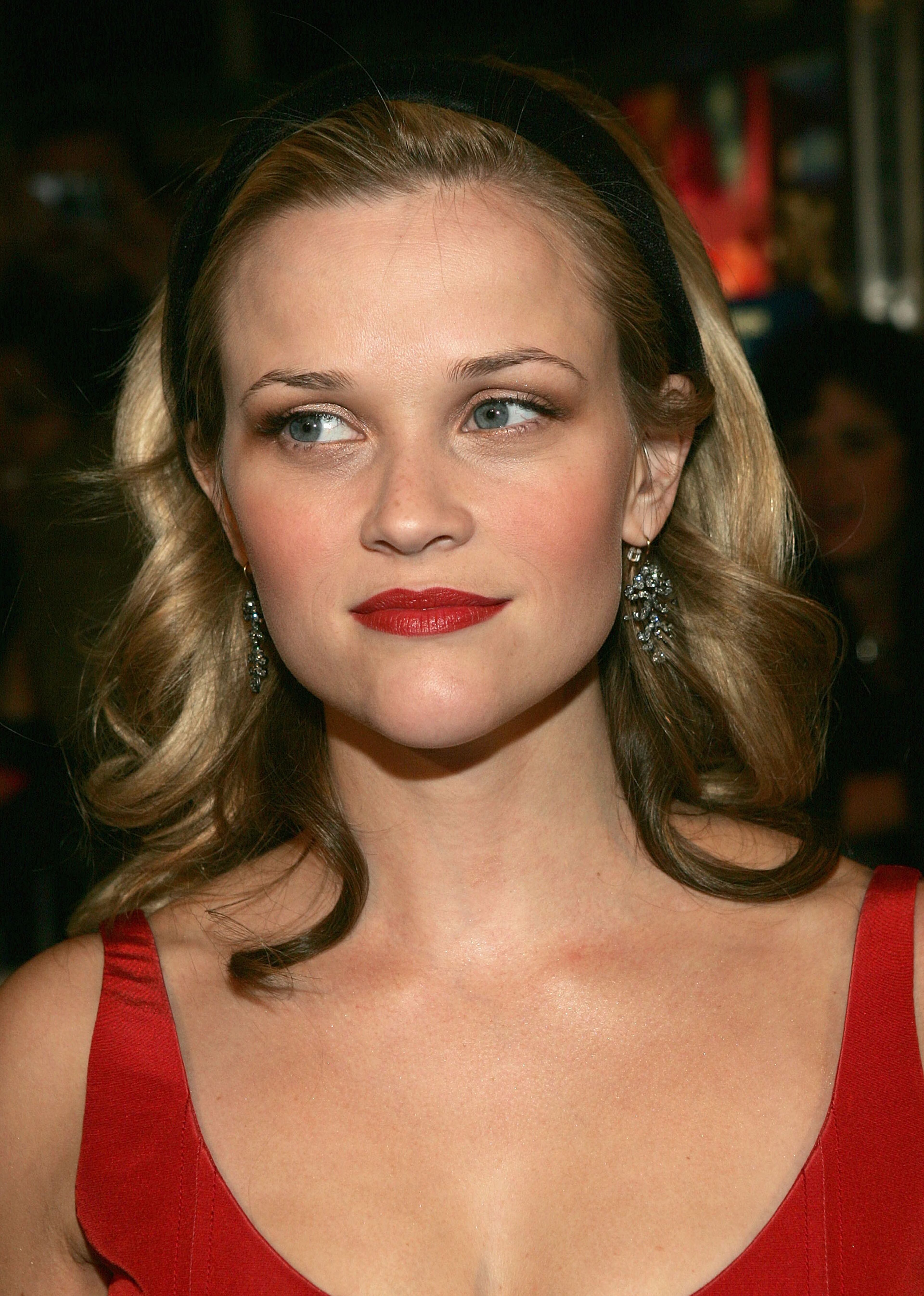Actress Reese Witherspoon attends the premiere of "Walk The Line" at the Beacon Theater November 13, 2005 in New York City. (Photo by Evan Agostini/Getty Images for Fox Studios)