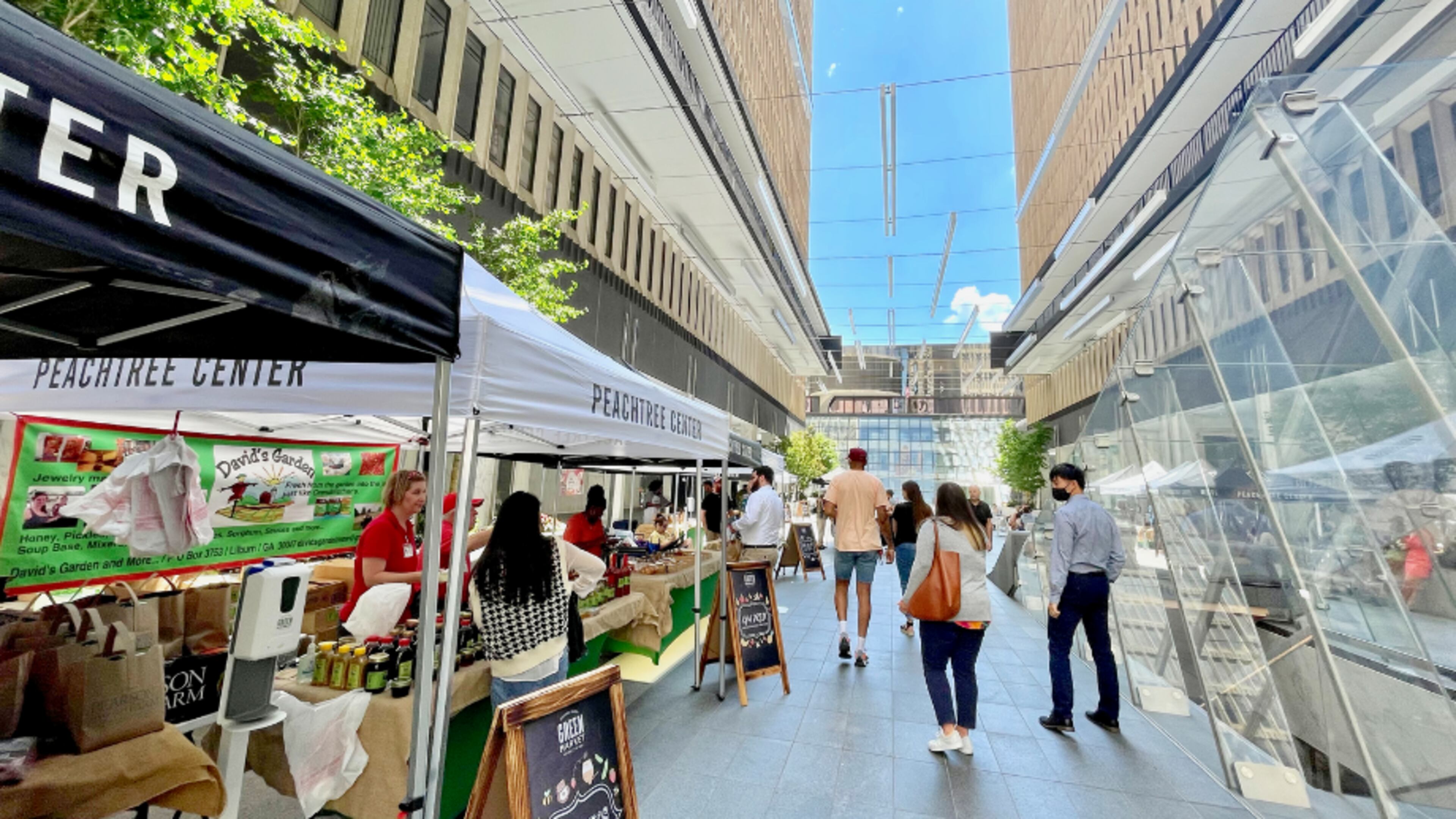 Peachtree Center’s Green Market allows visitors to indulge in fresh produce, handmade goods and delicious fare while enjoying live music and wonderful camaraderie on The Plaza 11 a.m. to 2 p.m. every Thursday through the end of September. CONTRIBUTED