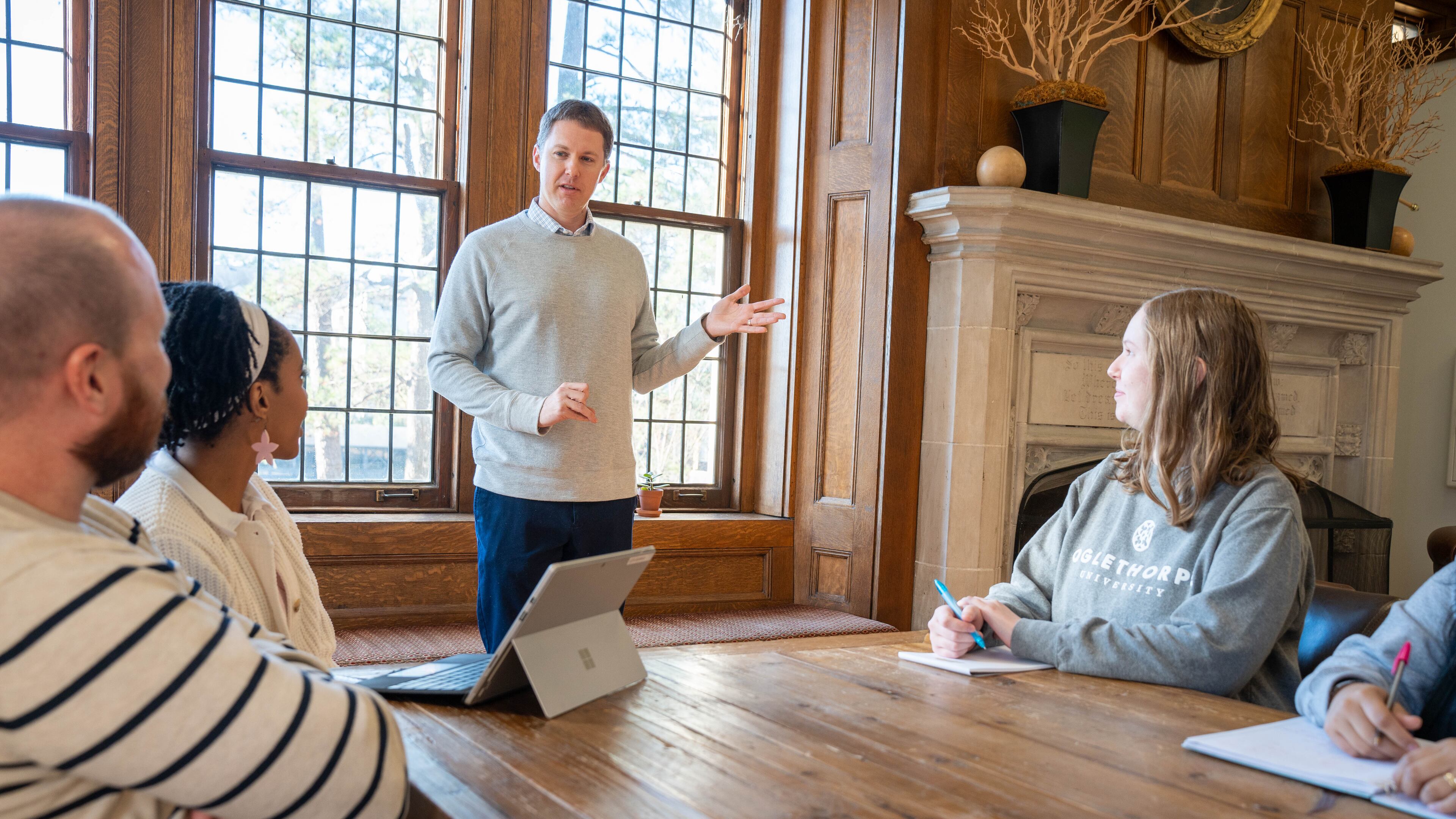 Oglethorpe University's Director of Financial Aid Chris Summers will lead a free, Jan. 11 financial aid workshop for anyone with questions about how to pay for college.