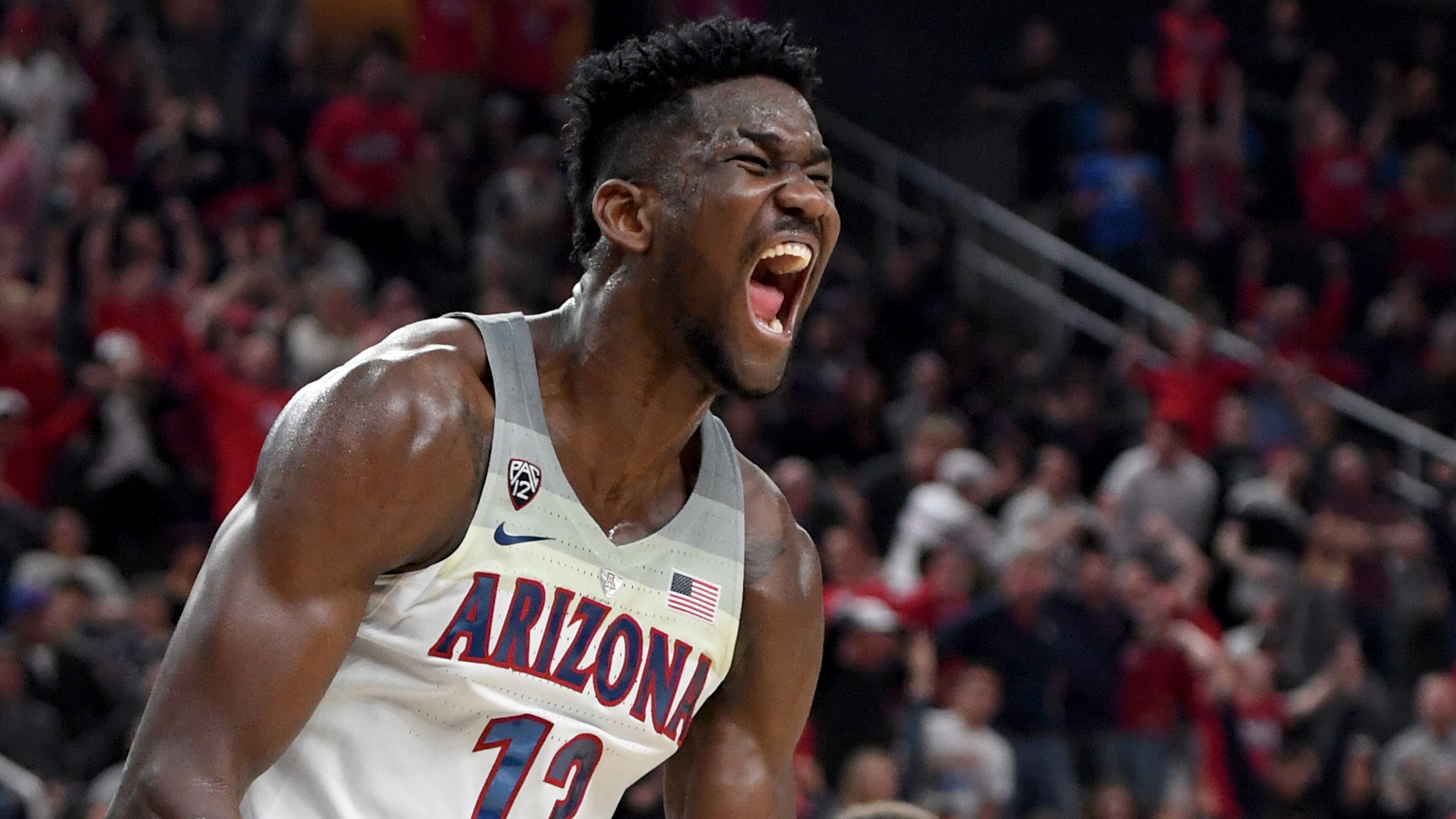 Deandre Ayton. Note the shoulders.