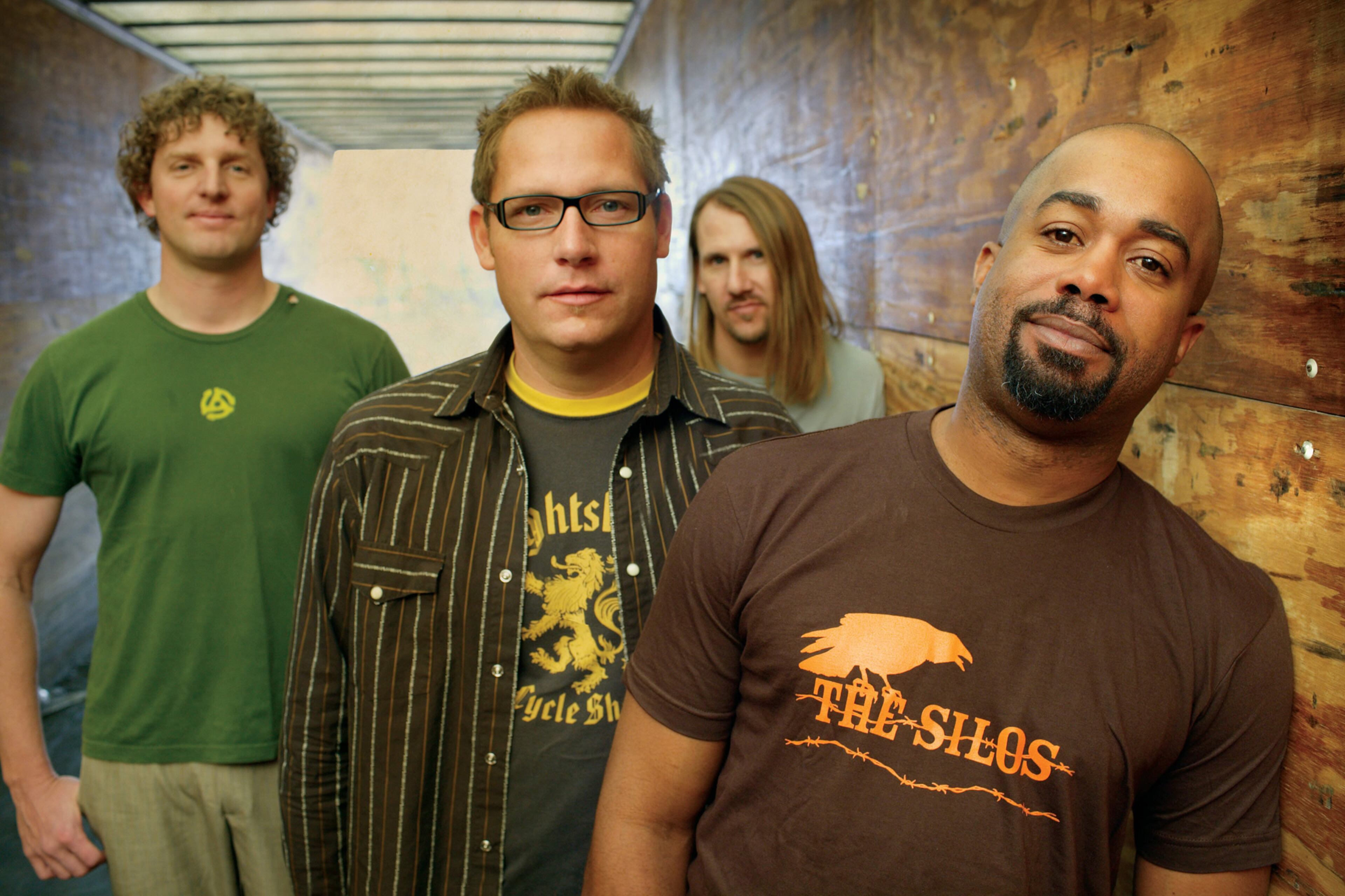 Hootie and the Blowfish played a special show for Summer Olympics athletes and volunteers in 1996.