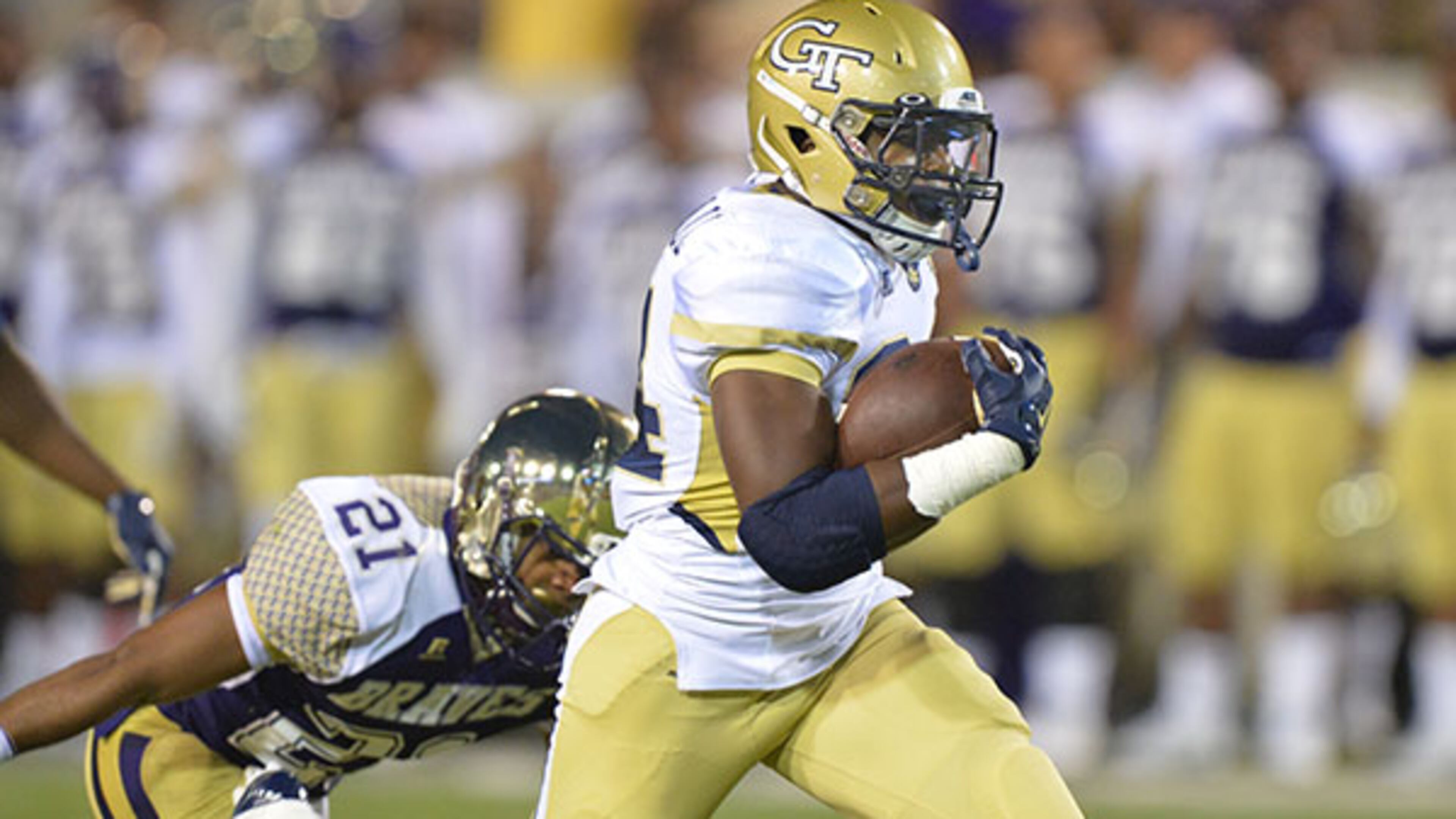 Jackets running back Marcus Marshall (34) runs for a touchdown in the first half of the season opener against Alcorn State at Bobby Dodd Stadium Thursday. HYOSUB SHIN / HSHIN@AJC.COM