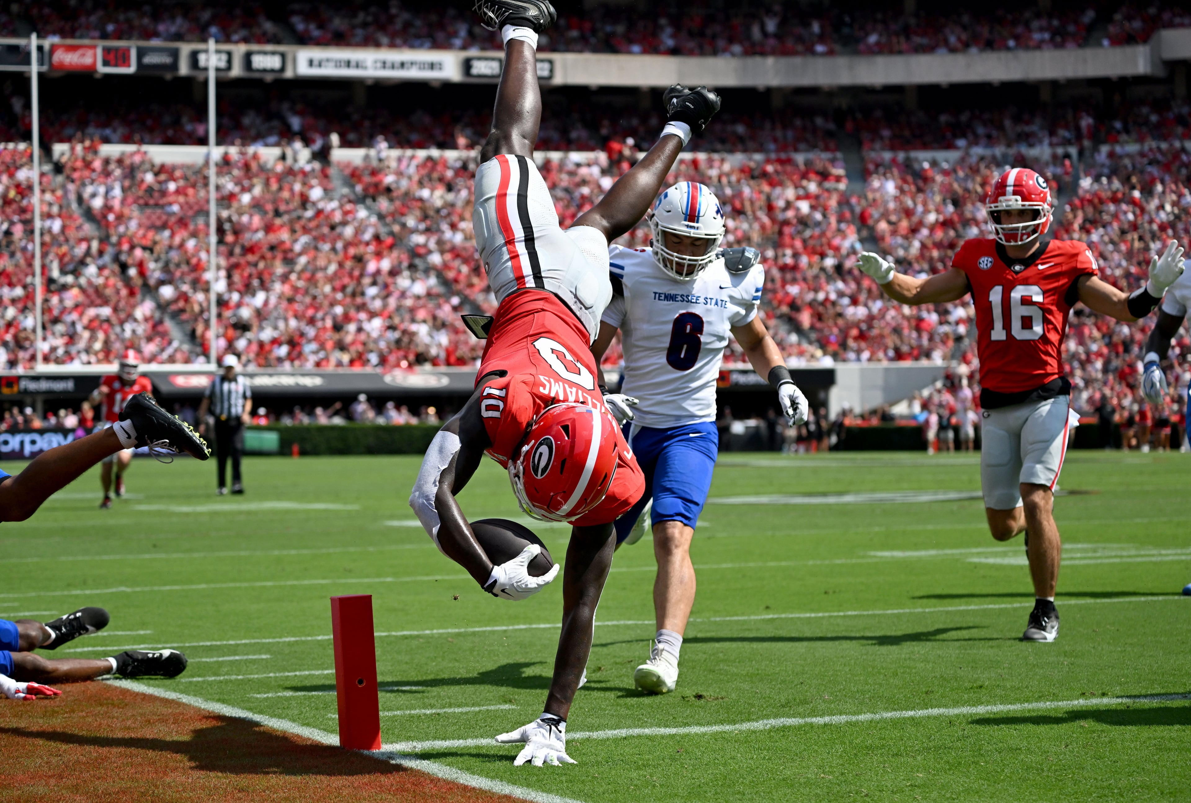 Georgia tight end Elyiss Williams dives into the end zone for a touchdown during the first half in an NCAA football game vs. Tennessee State at Sanford Stadium on Saturday, Sept. 5, 2026, in Athens, Ga. (Hyosub Shin/AJC)