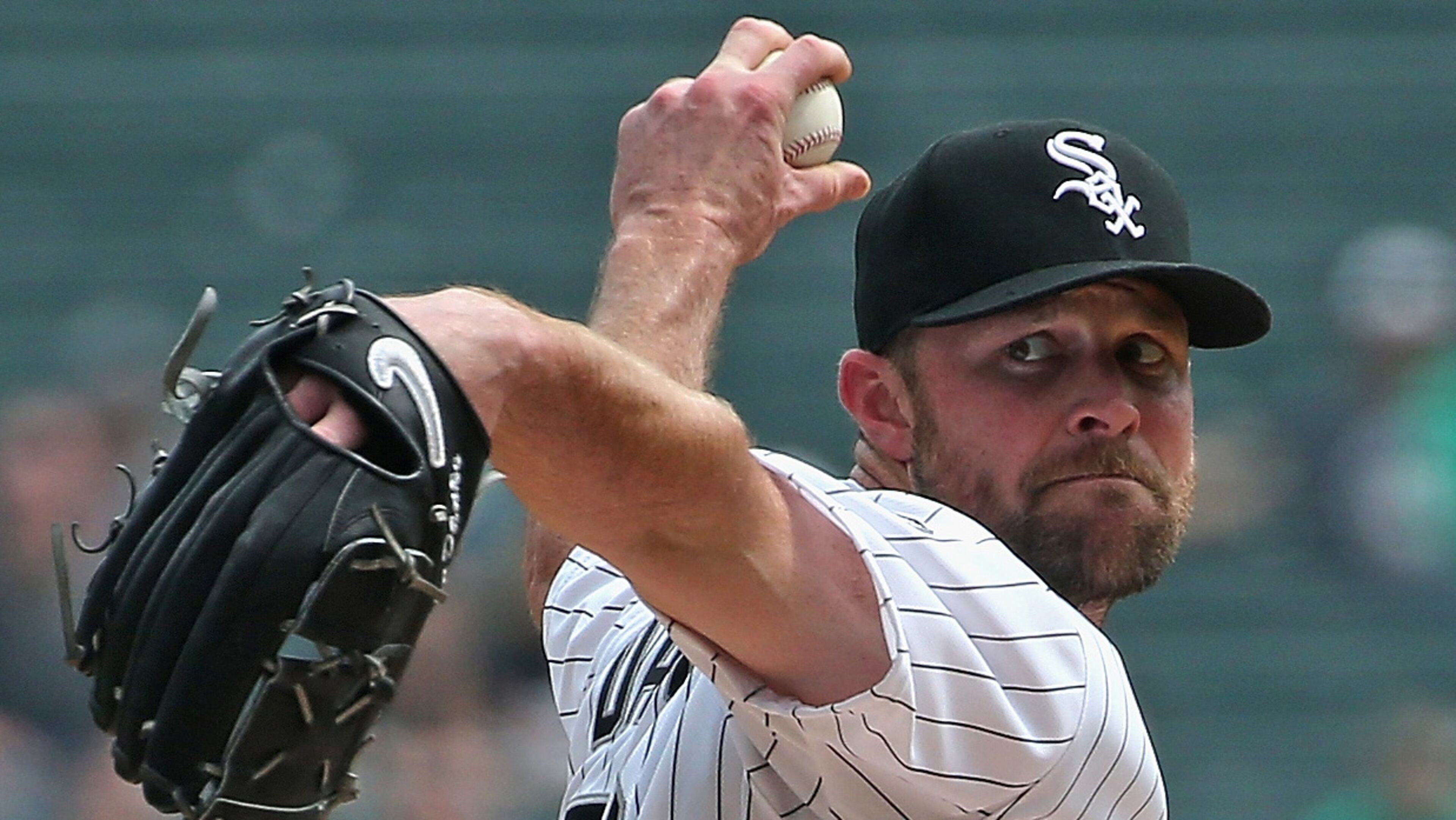 Dec. 12, 2016: Bravs sign left-hander John Danks to a minor-league contract with an invitation to major league spring training.