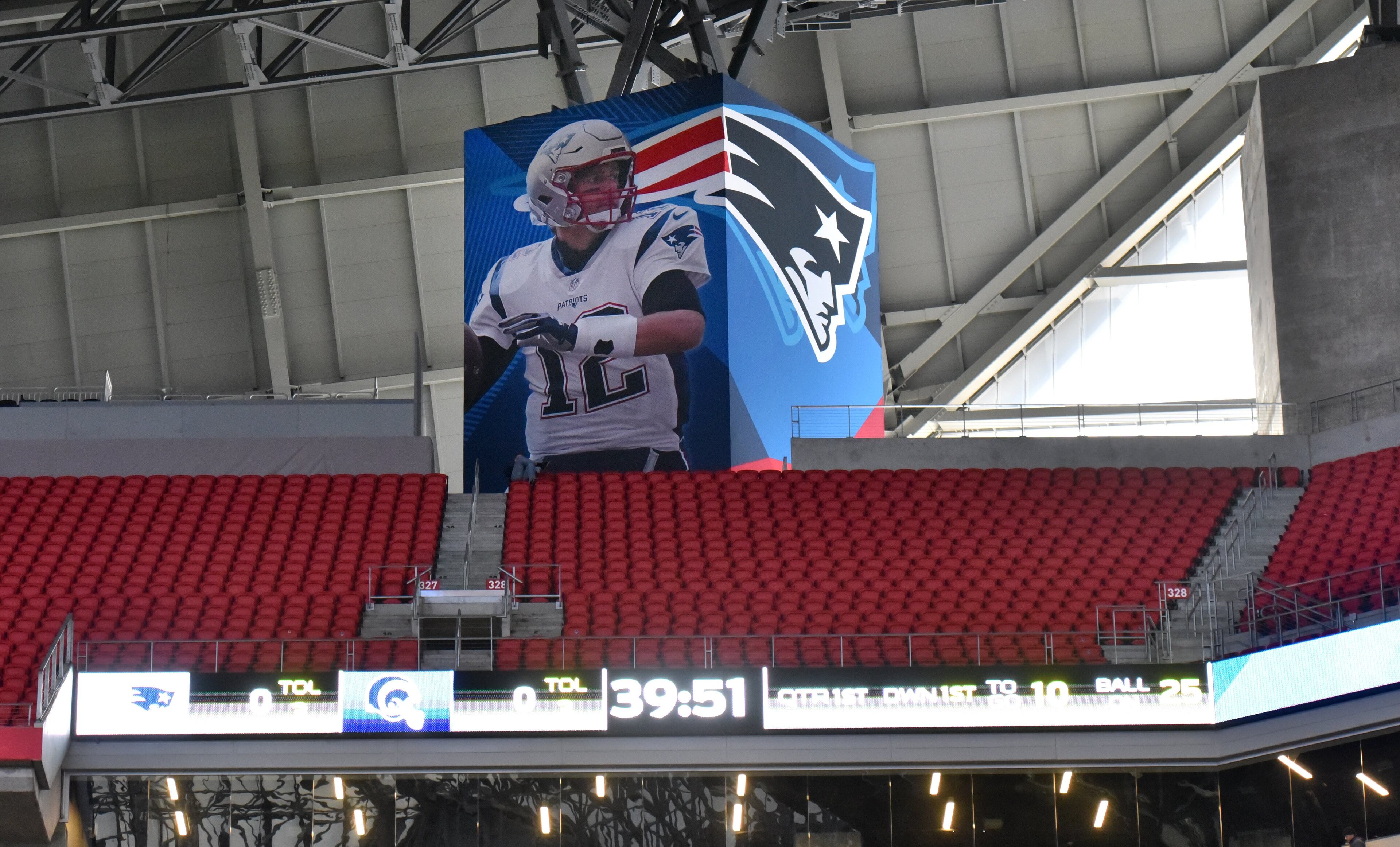 January 29, 2019 Atlanta - Stadium crew works inside Mercedes-Benz Stadium getting it ready for the Super Bowl LIII between New England Patriots and Los Angeles Rams on Tuesday, January 29, 2019. HYOSUB SHIN / HSHIN@AJC.COM
