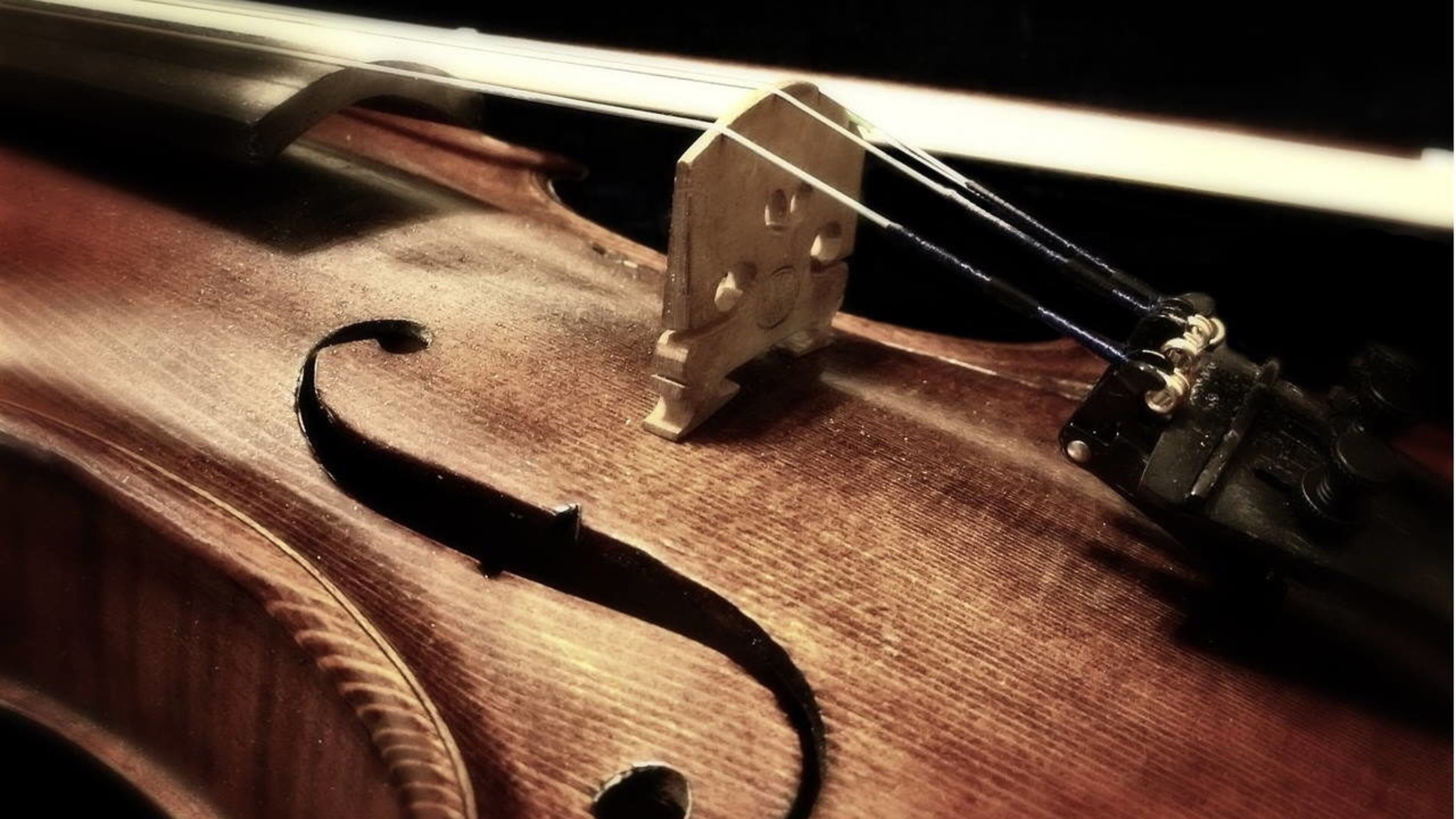 Educators created an apparatus from a 3D printer that allows an 11-year-old boy born without a hand to play the violin.