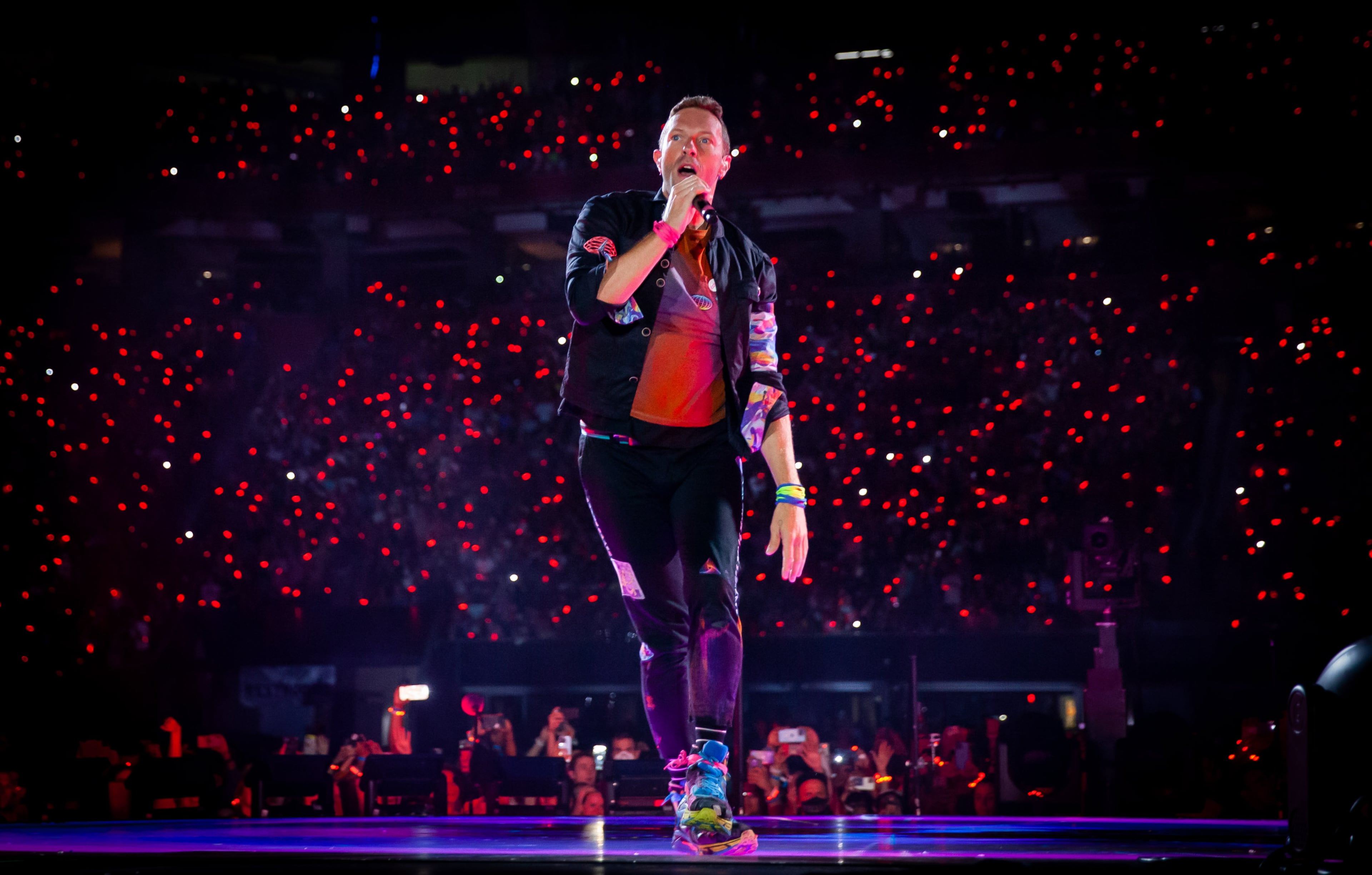 Coldplay, featuring lead singer Chris Martin, brought its Music of the Spheres World Tour to Mercedes-Benz Stadium in Atlanta on Saturday night, June 11, 2022. (Ryan Fleisher for The Atlanta Journal-Constitution)