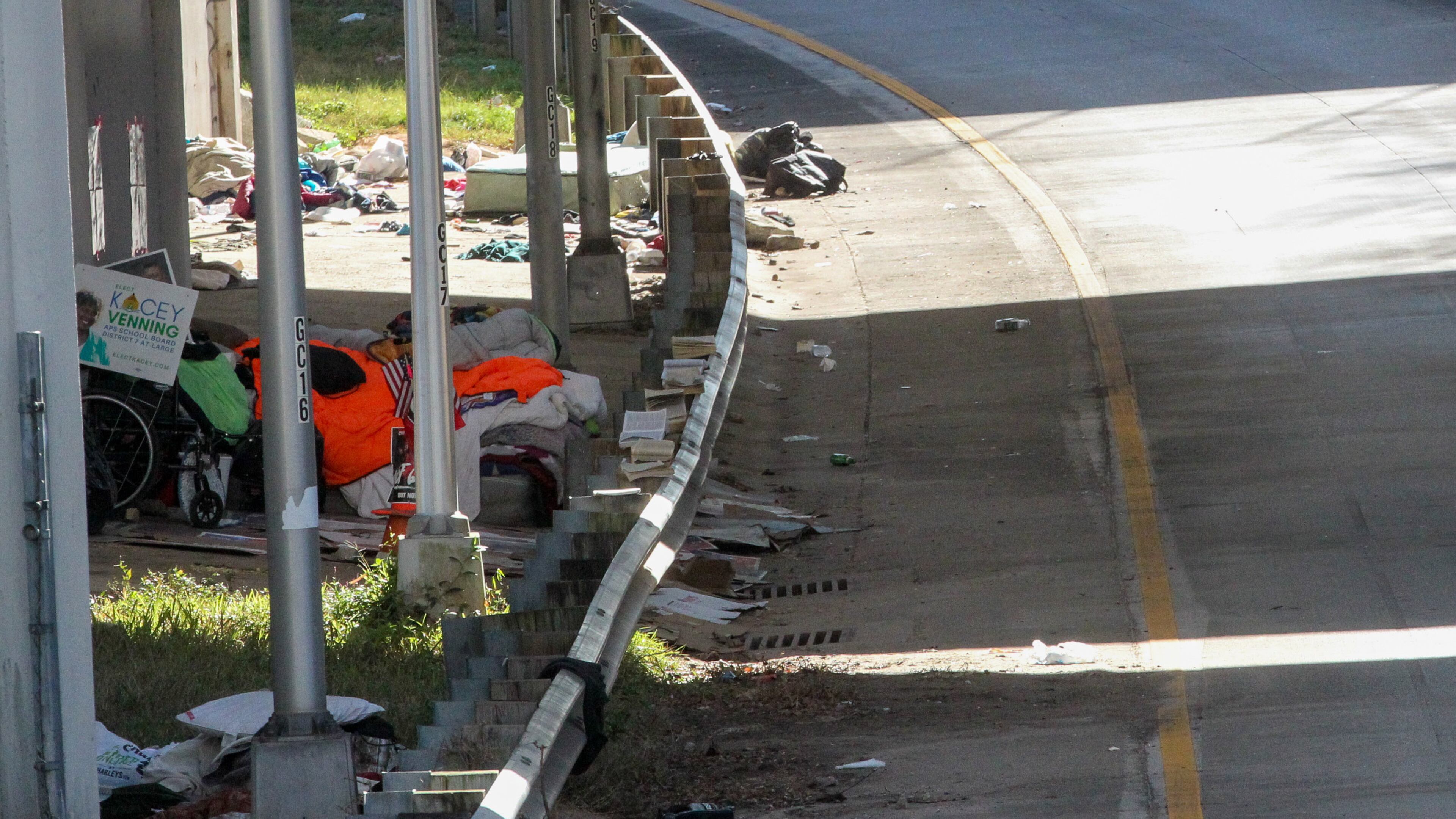 Atlanta police reported a body found under the I-20 bridge Thursday. (STEVE SCHAEFER FOR THE ATLANTA JOURNAL-CONSTITUTION)