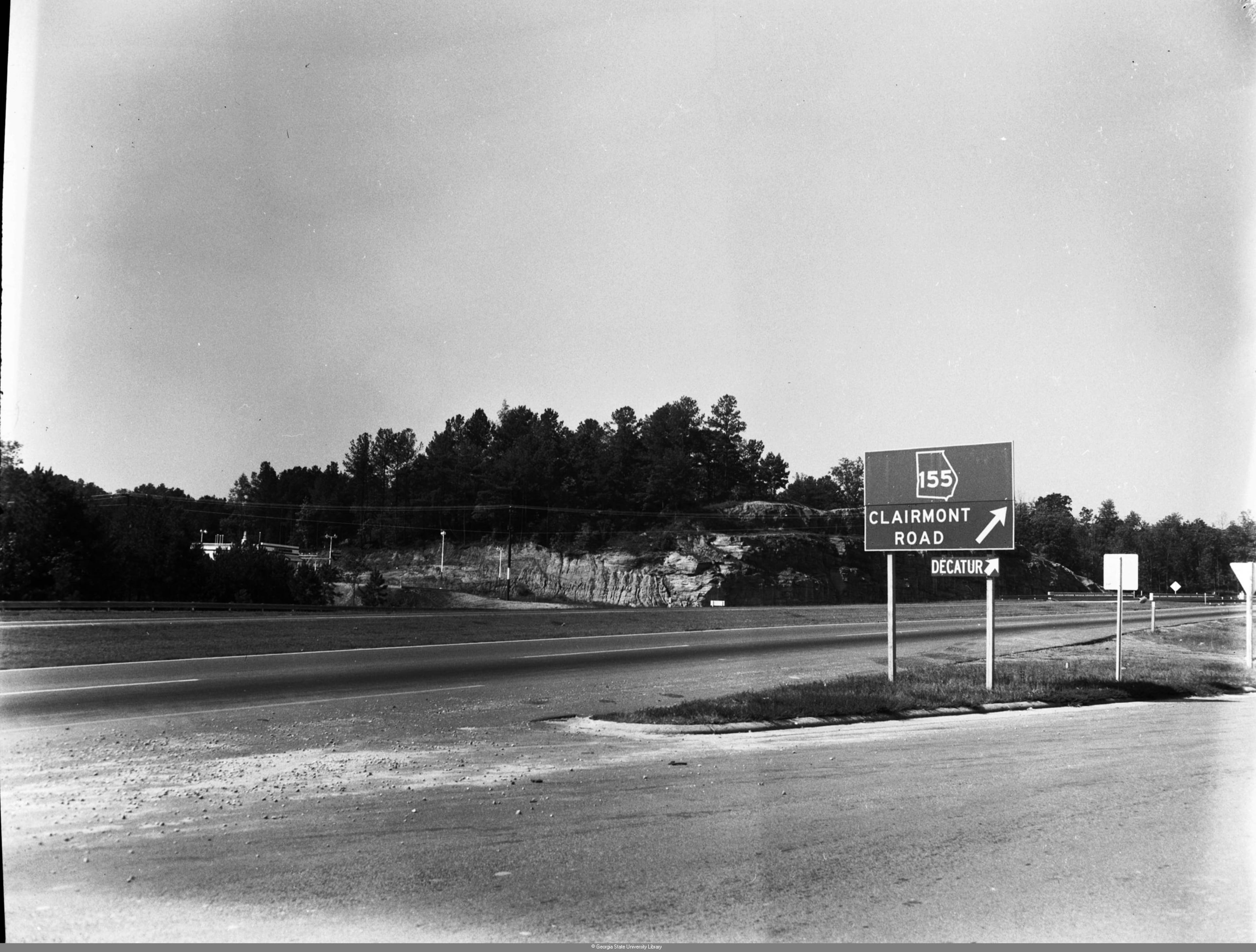 Clairmont Road exit on Northeast Expressway (Interstate 85), Atlanta, 1959. Special Collections and Archives, Georgia State University Library